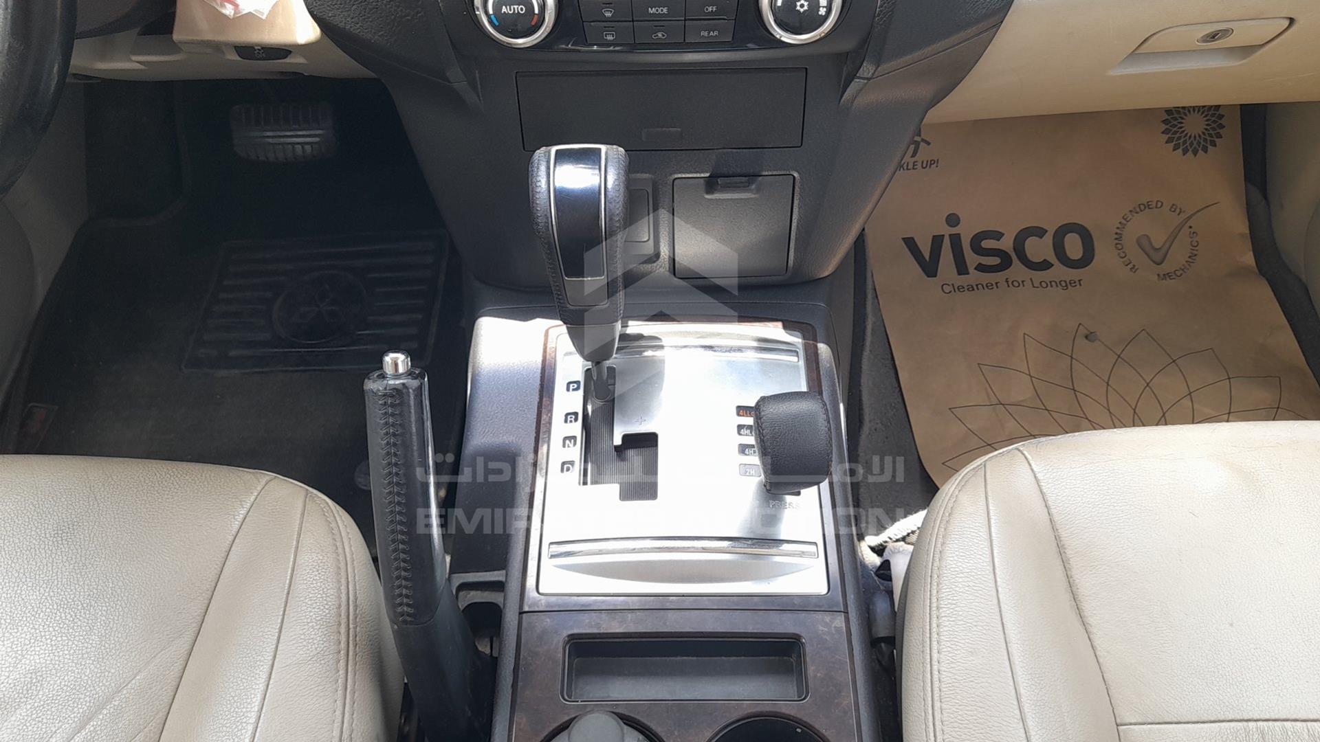 2013 MITSUBISHI PAJERO VIN: JMYLYV97WDJ704803