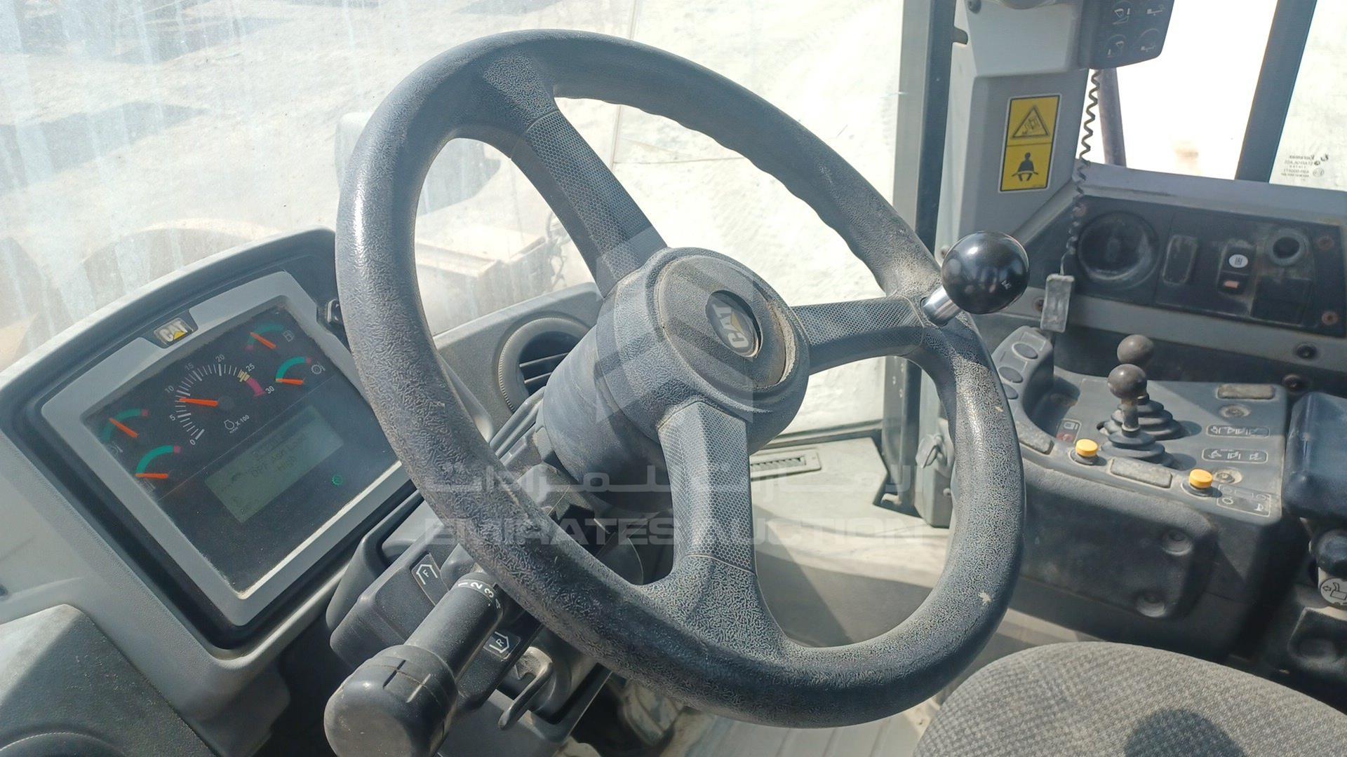2017 CATERPILLAR --- VIN: CAT0962KVFLL00236