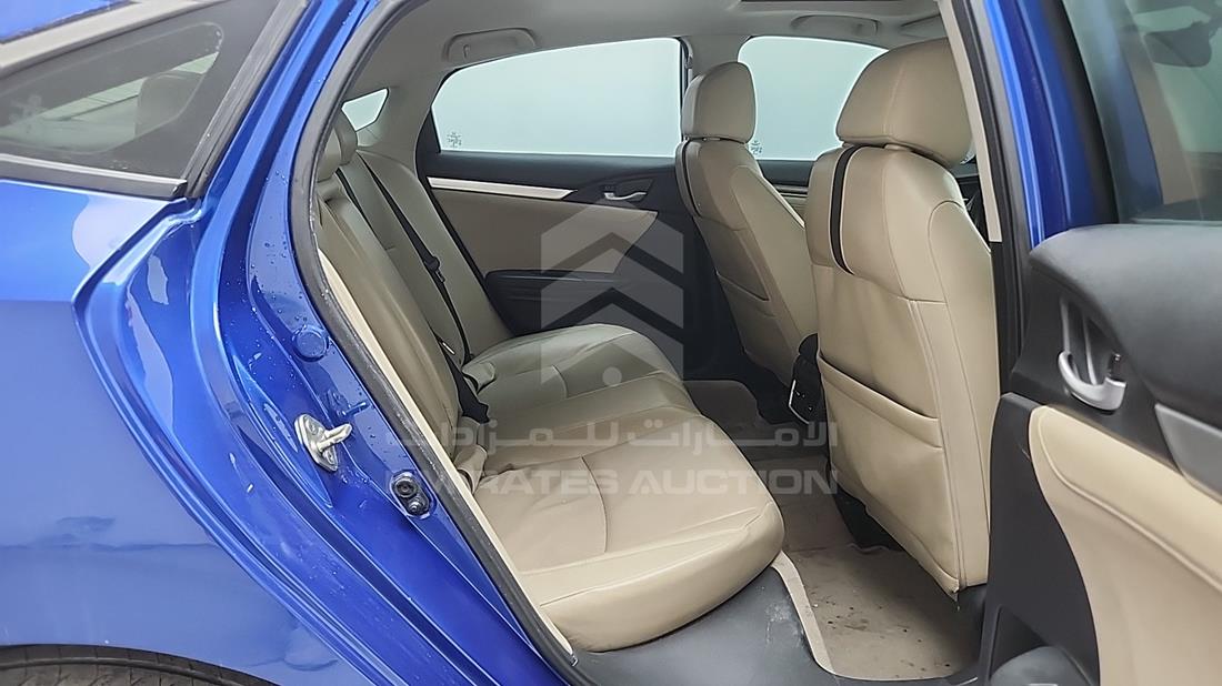 هوندا سيفيك 2019 — زاوية الراكب الخلفي اليمنى — صورة 22