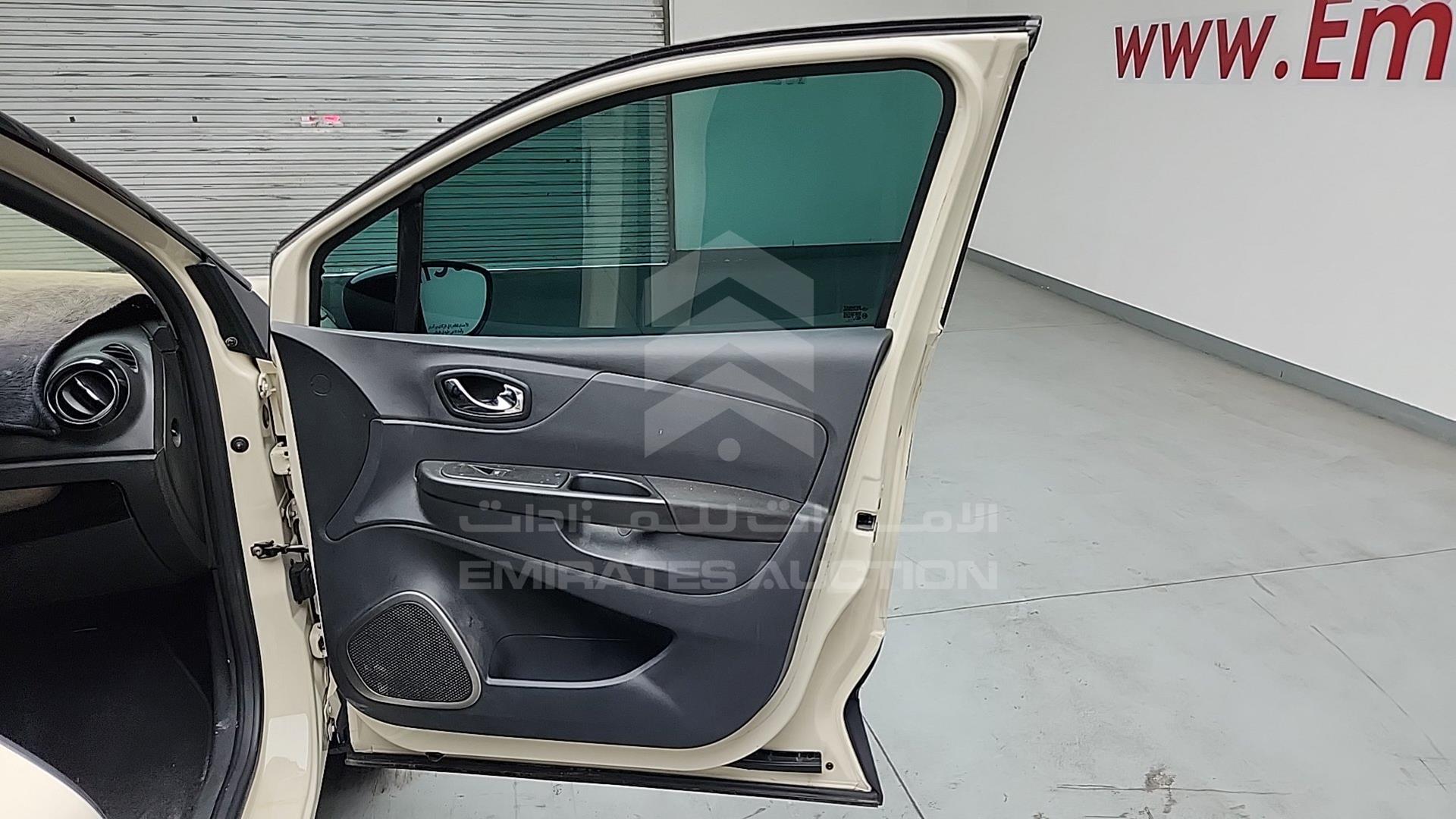 2017 RENAULT CAPTUR VIN: VF12RRJR2HW536603