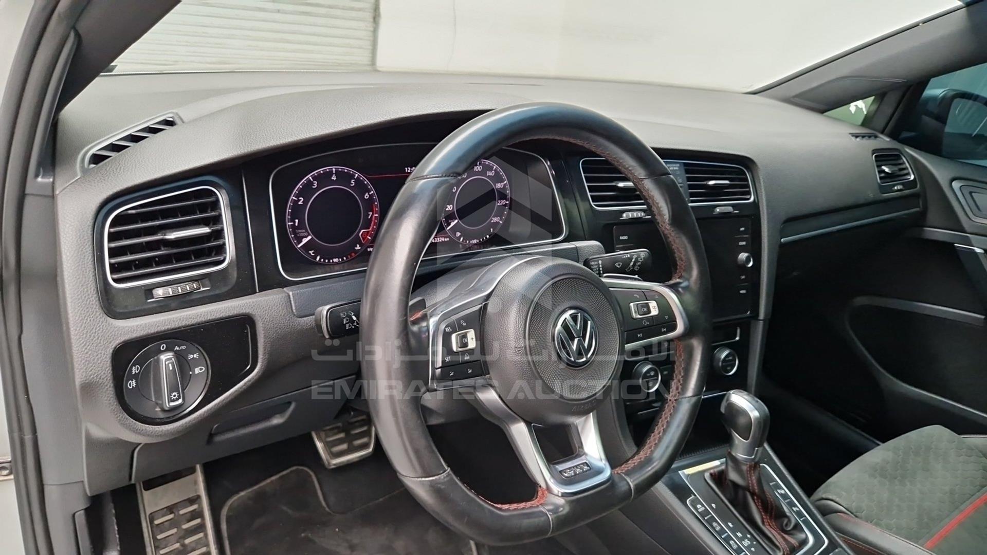 2018 VOLKSWAGEN GOLF VIN: WVWFL2AU7JW034126