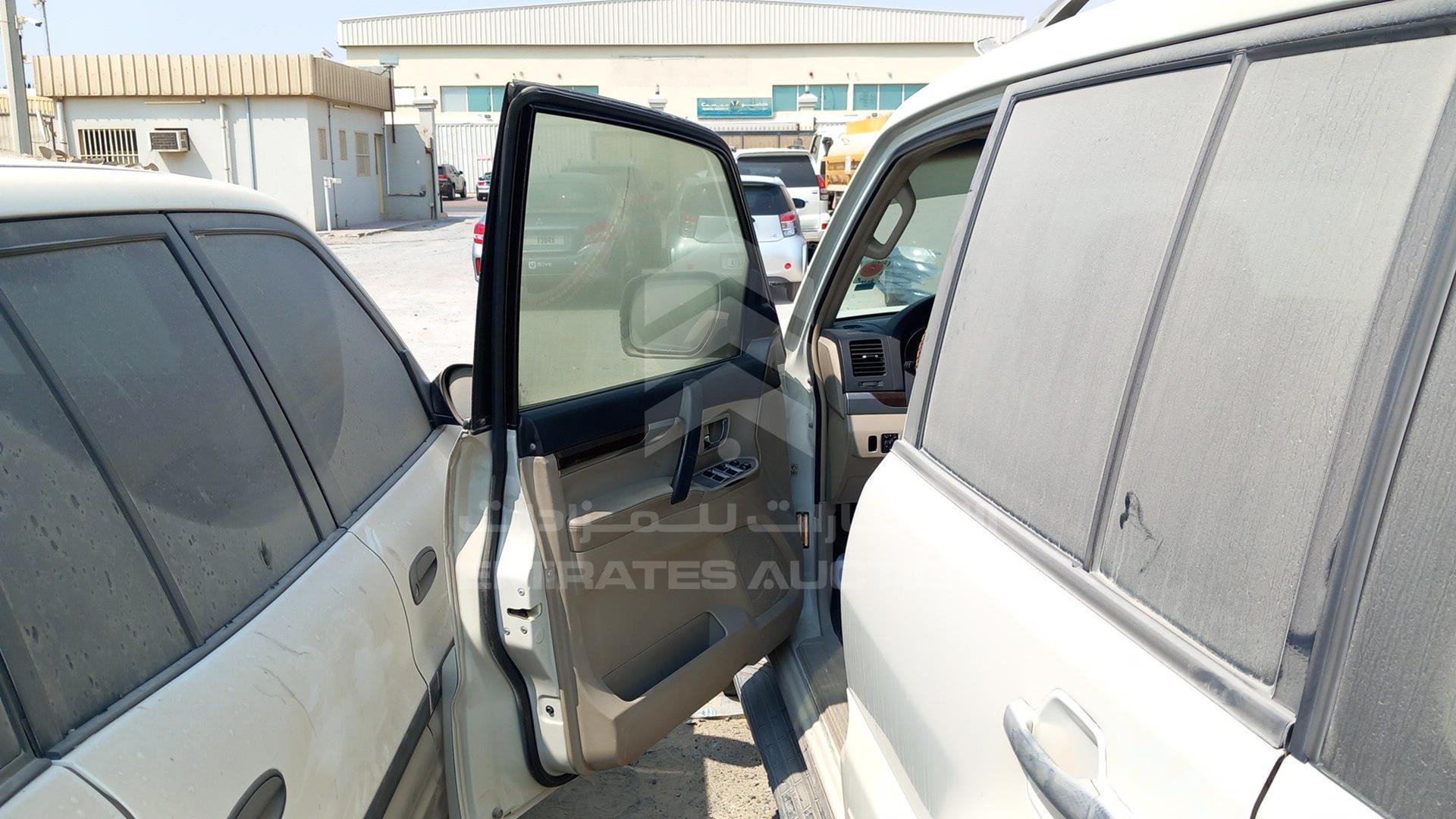2009 MITSUBISHI PAJERO VIN: JMYLRV93W9J708703