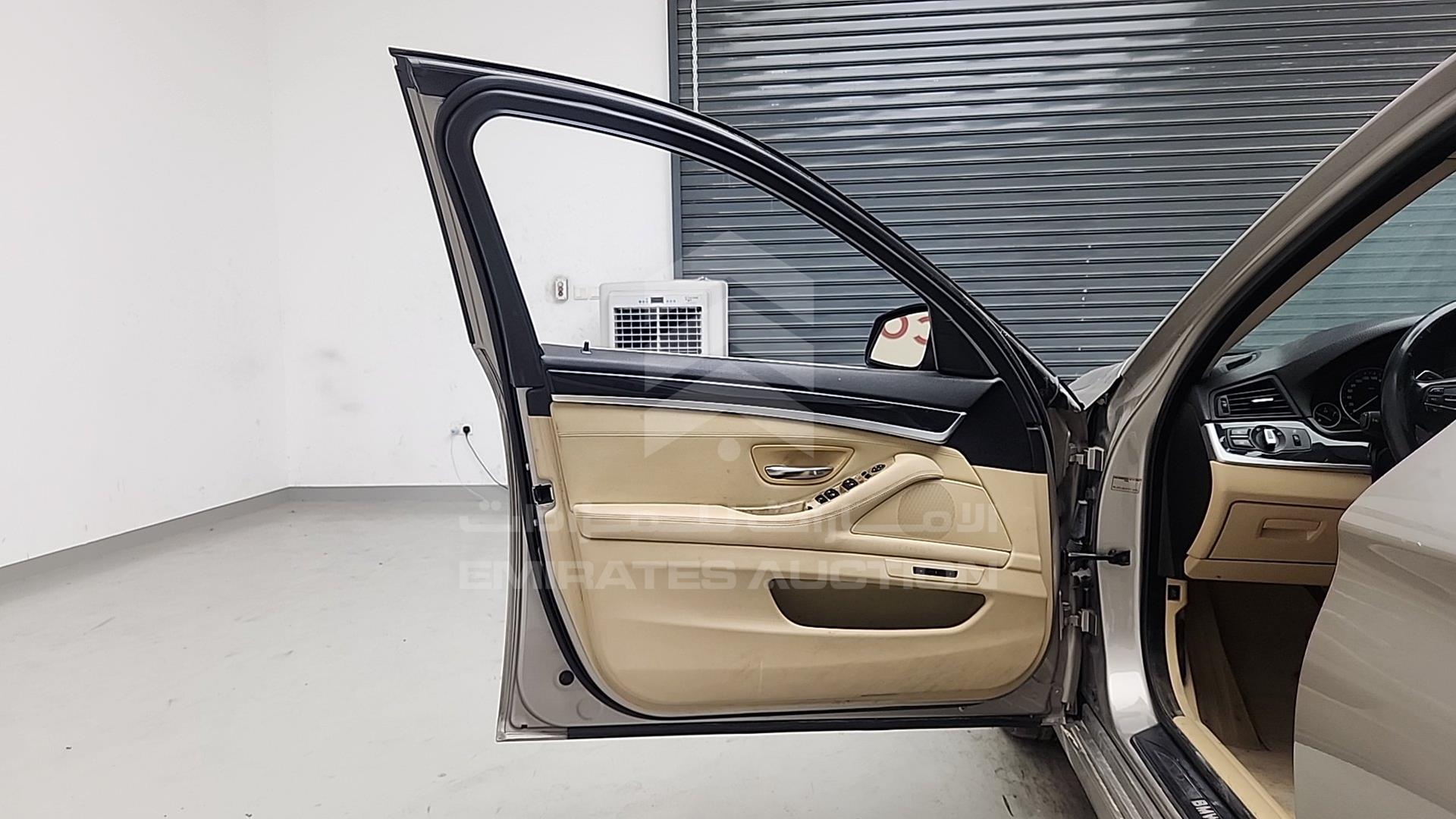 2013 BMW 528 VIN: WBAXG3107DDW40101