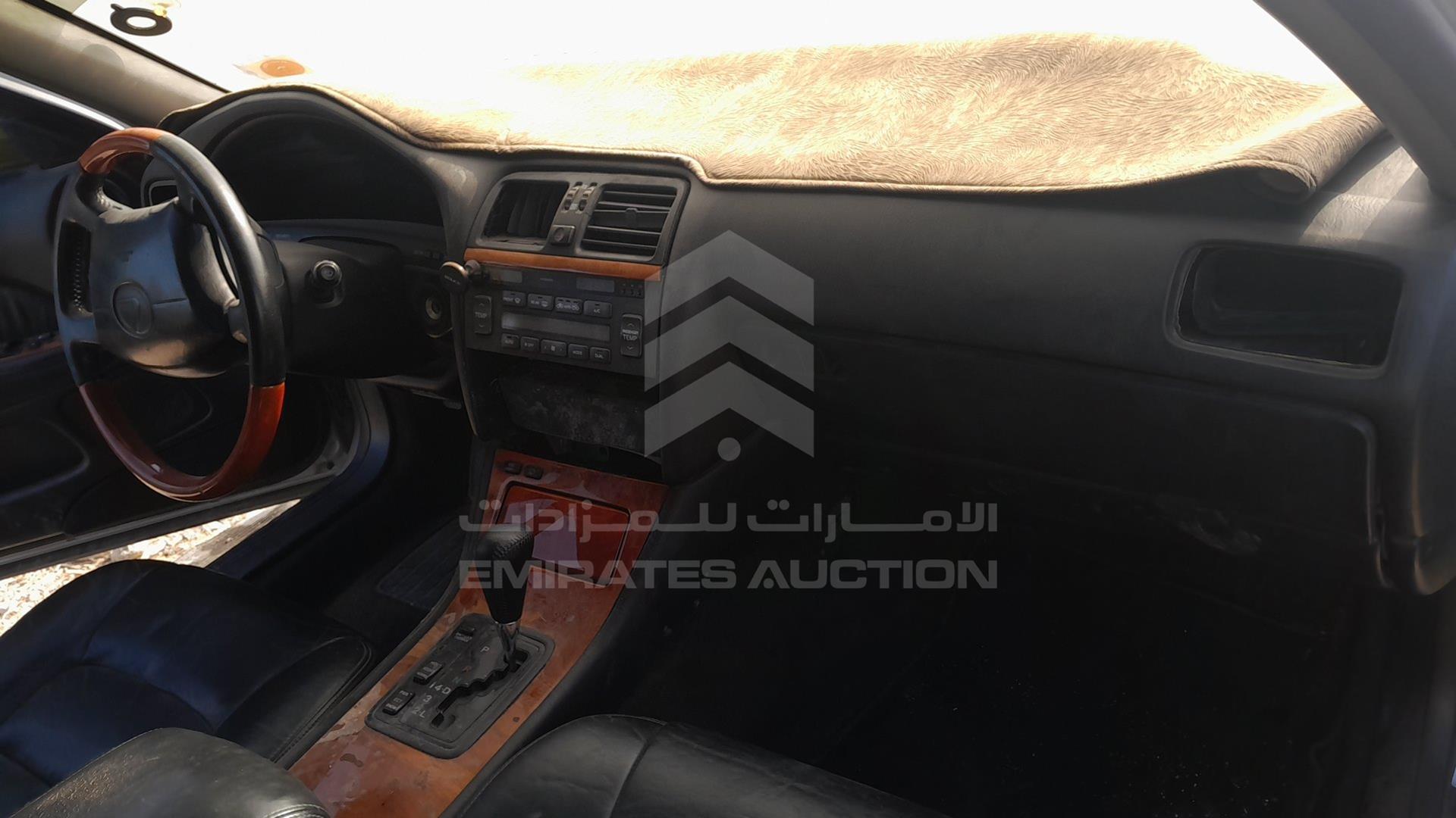 1999 LEXUS LS400 VIN: JT153UF2000140110