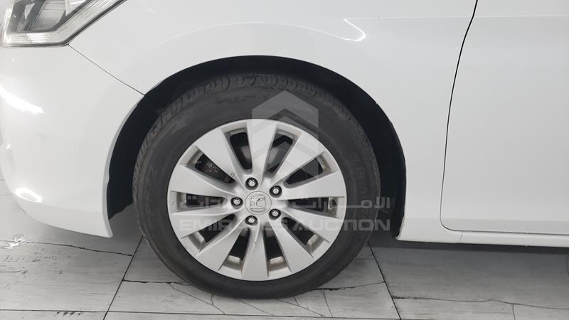 1HGCR2676EA608644 Auction: EmiratesAuction Lot: 405934 1HGCR2676EA608644 Honda Accord 2014 WHITE Photo 33