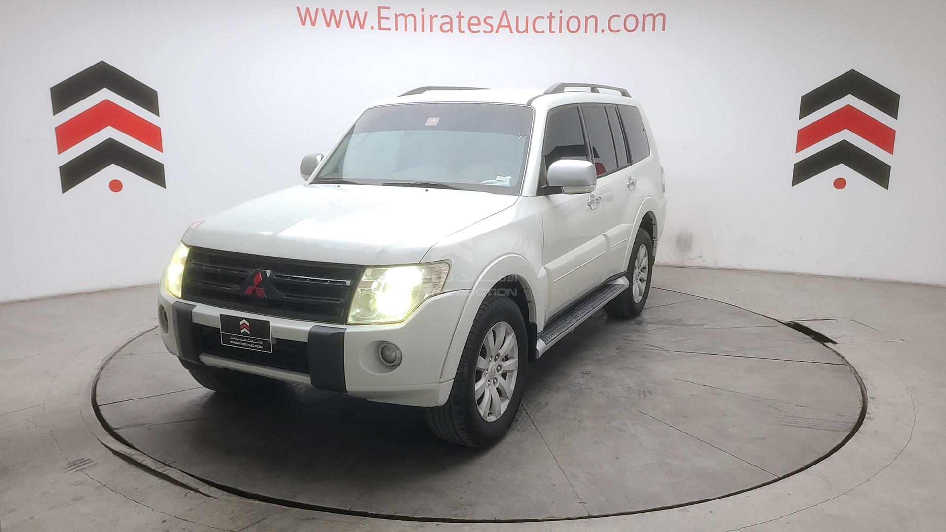 2011 MITSUBISHI PAJERO VIN: JMYLV97WB706495
