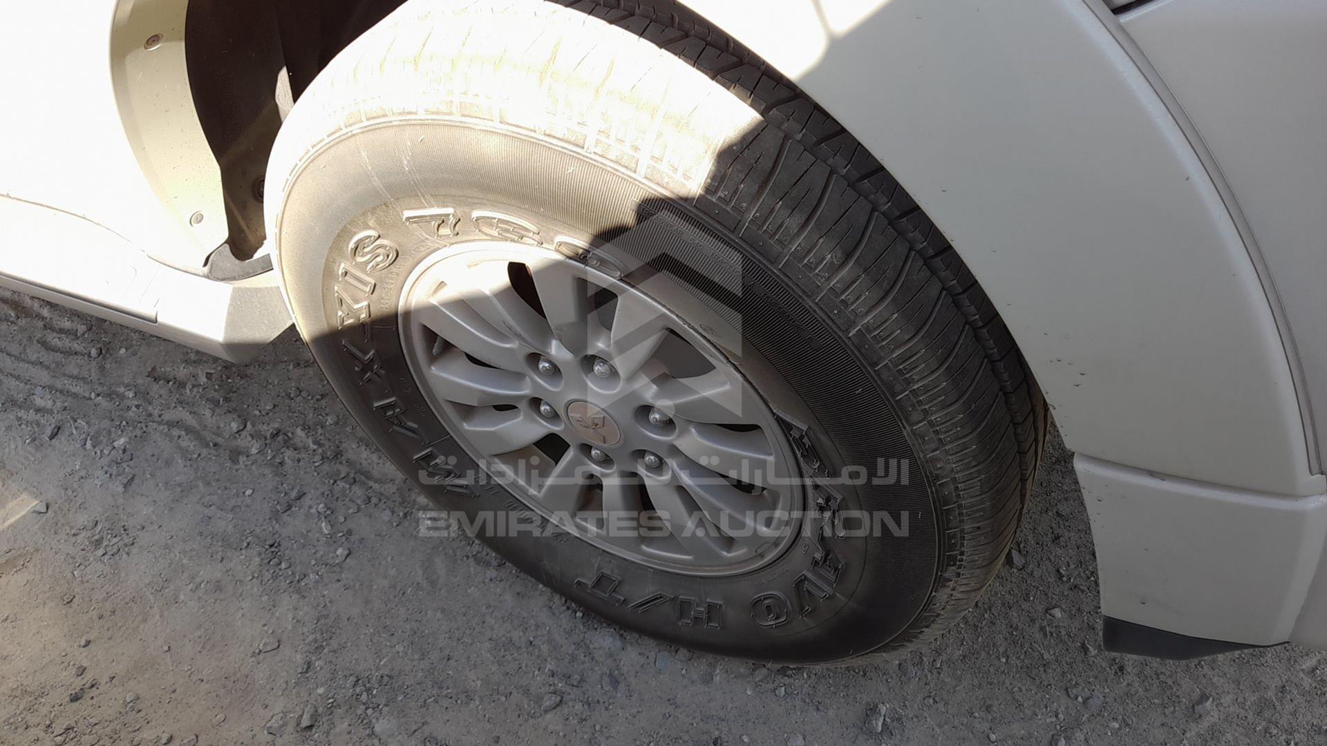2011 MITSUBISHI PAJERO VIN: JMYLRV95WBJ703096