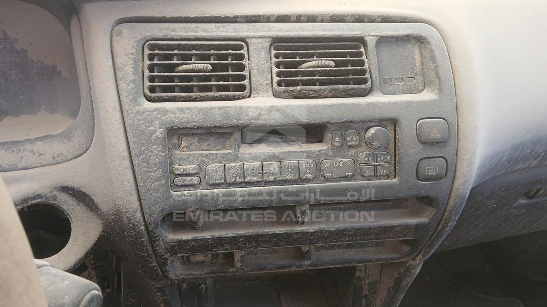 تويوتا كورولا 1993 — نظم الترفيه وكاميرا المراقبة والملاحة — صورة 16