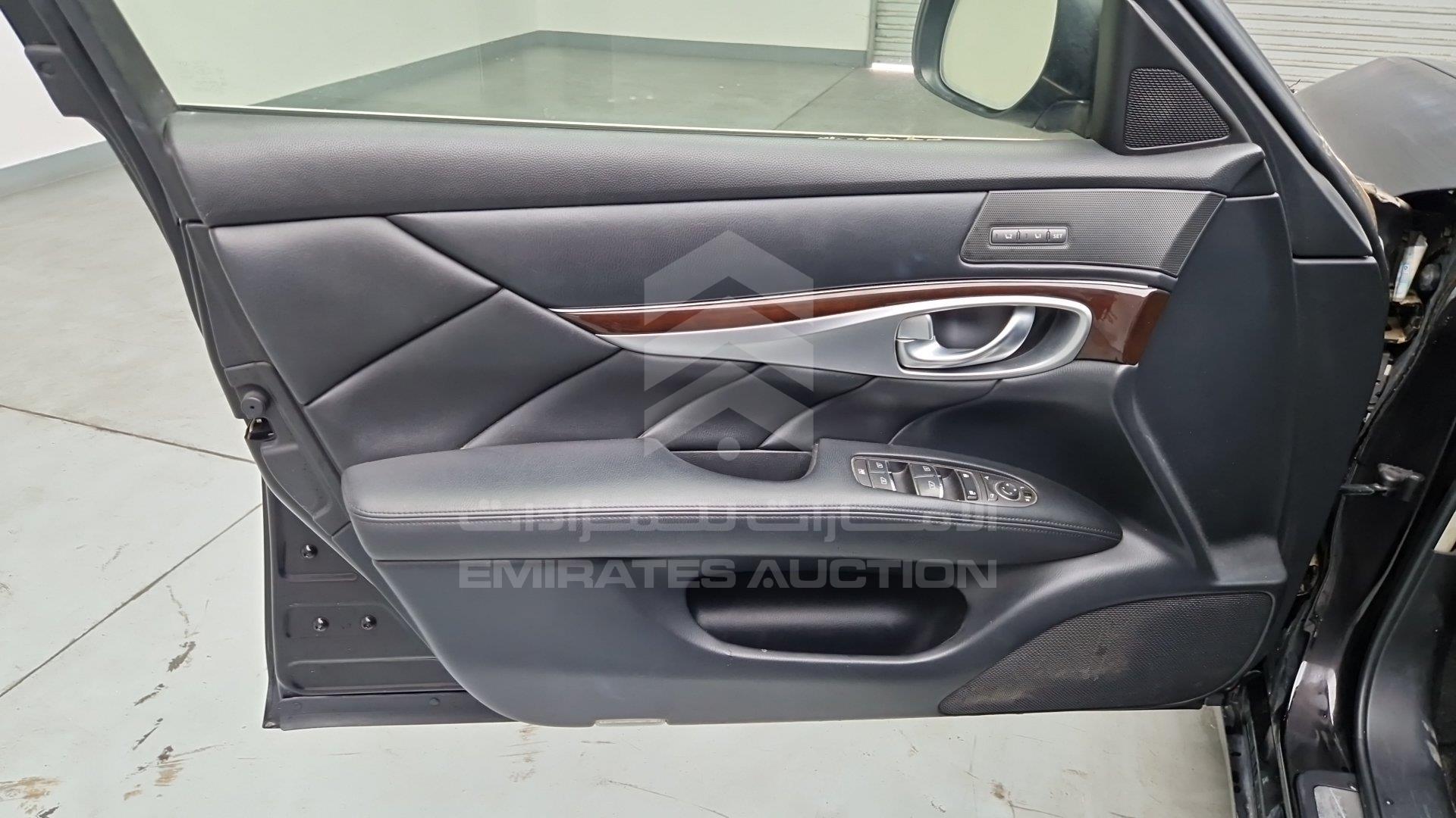 JN1BY1APXFM540348 - 2015 Infiniti Q70 - #503773