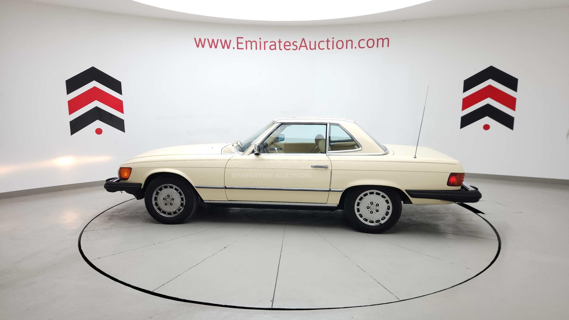 1981 MERCEDES SL 380 VIN: WDBBA45A9BB002284