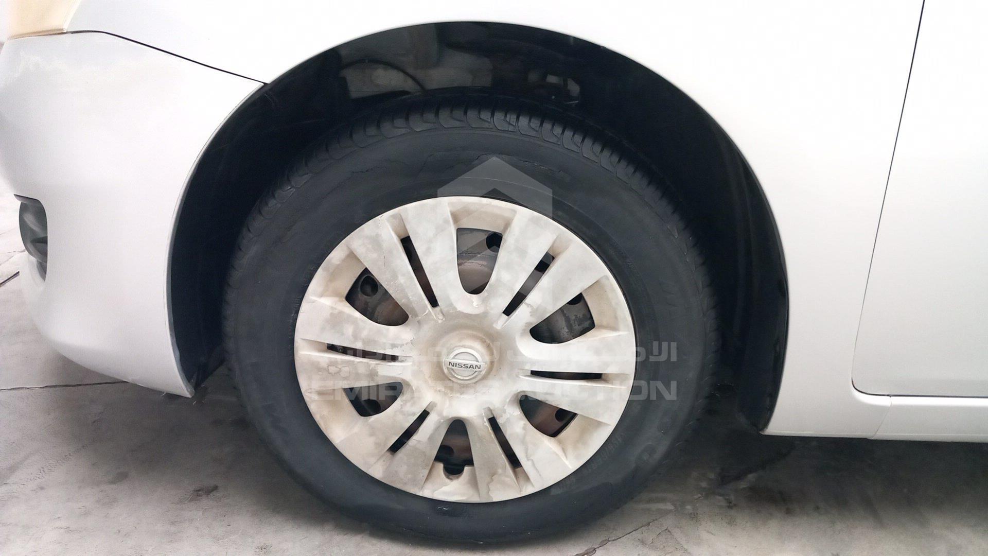 2015 NISSAN TIIDA VIN: MNTBC2C98F6006777