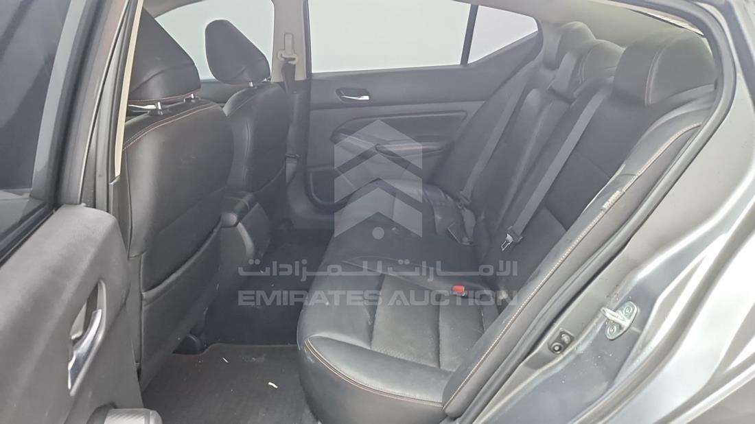 نيسان التيما 2019 — زاوية الراكب الخلفي اليسرى — صورة 25