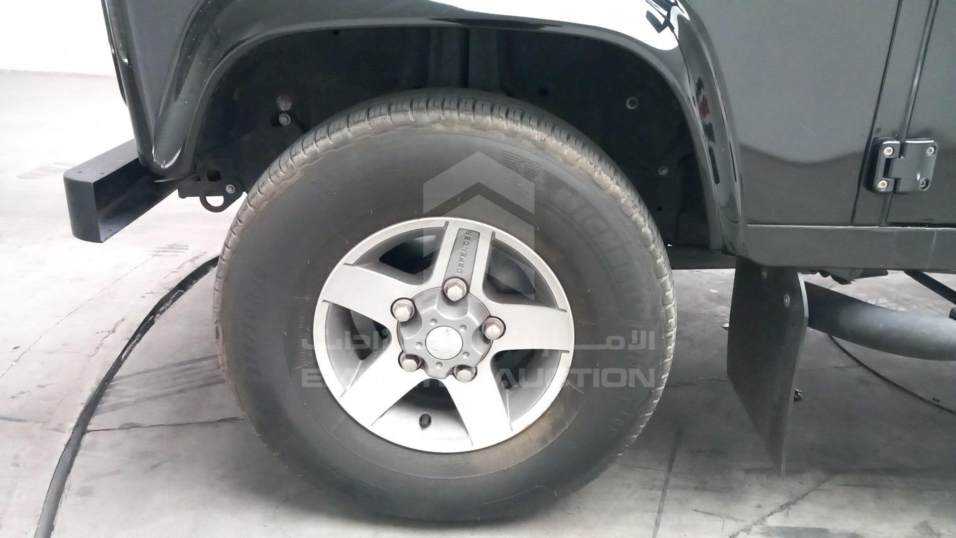 2013 LAND ROVER DEFENDER VIN: SALLDHMR8DA441729