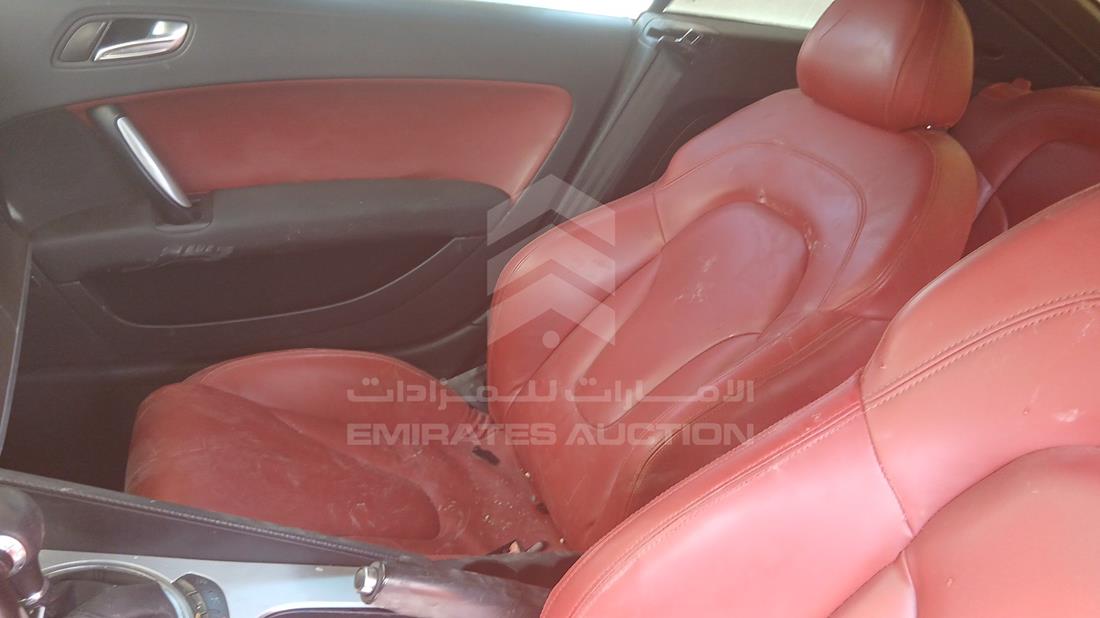 اودي تى تى 2008 — زاوية الراكب الأمامي للمقعد — صورة 21