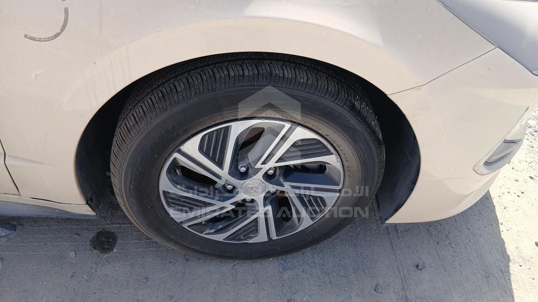 2021 Hyundai Sonata Hybrid — Front Right Tyre — Photo 29