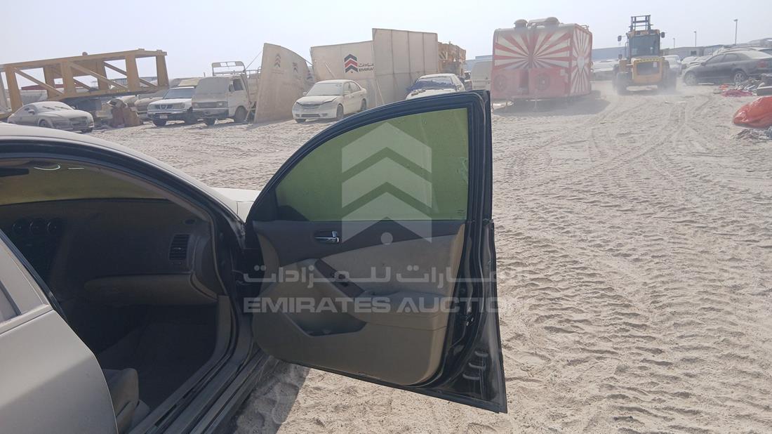 نيسان التيما 2008 — الباب الأمامي الأيمن — صورة 24