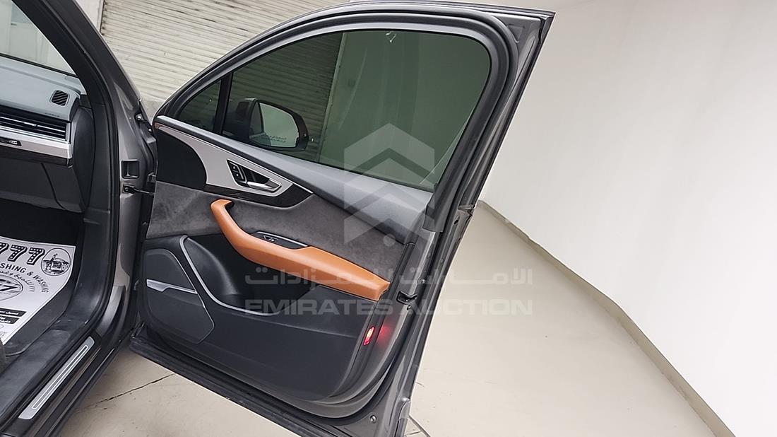 2017 Audi Q7 — Front Right Door — Photo 33