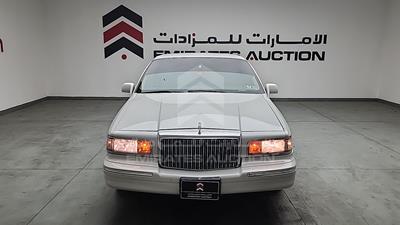 لينكولن تاون كار 1996