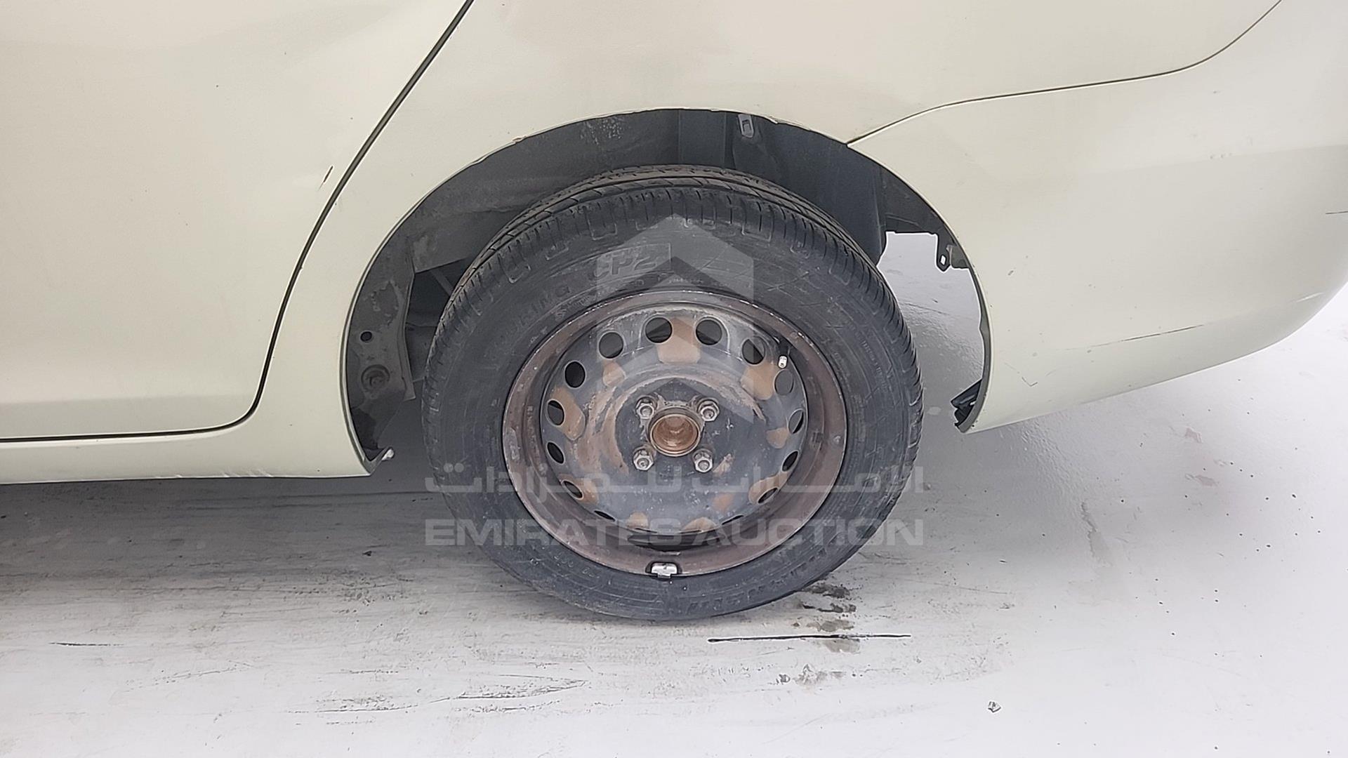 2008 TOYOTA YARIS VIN: JTDBW923681100533