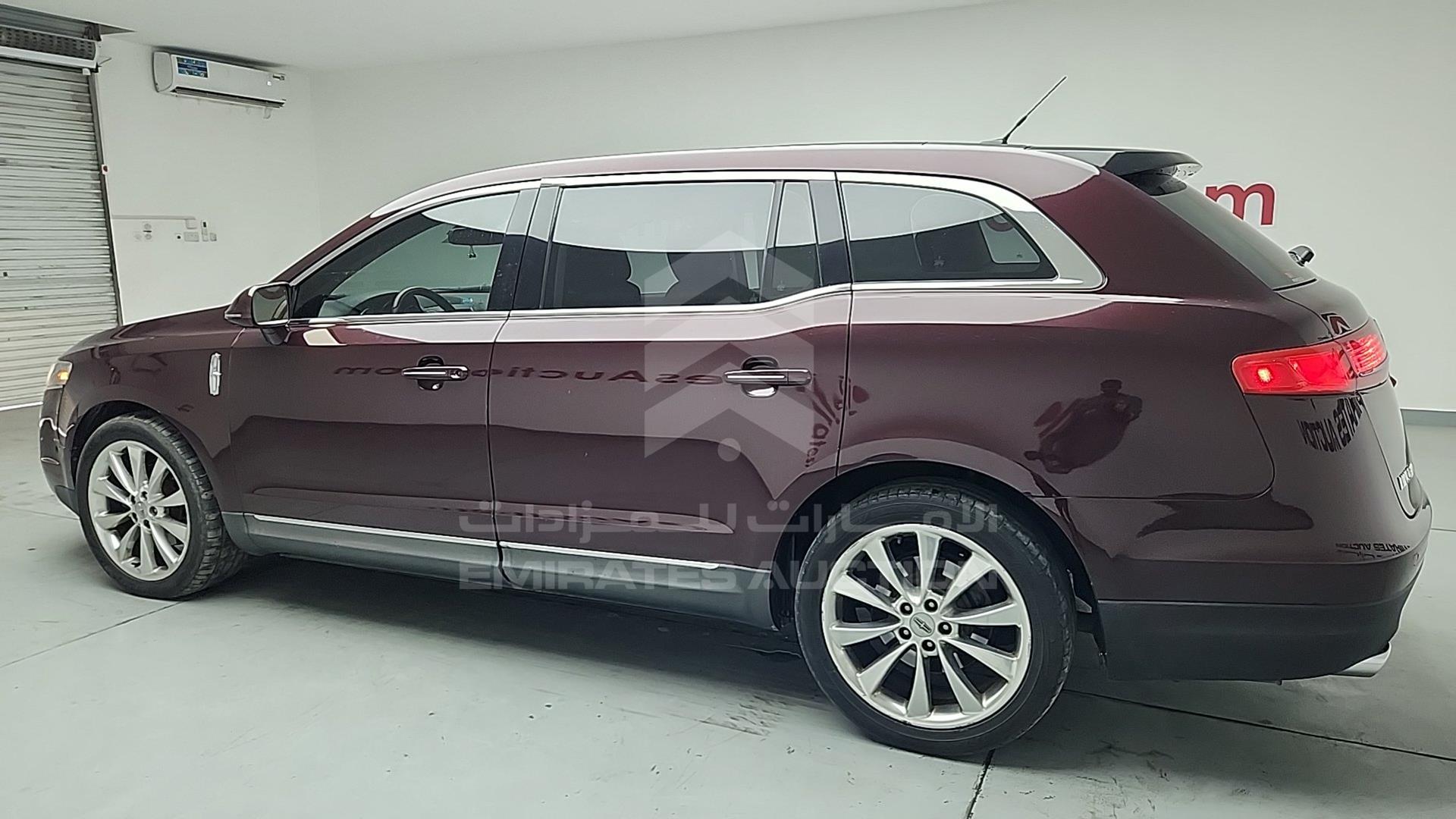 2011 LINCOLN MKT VIN: 2LMHJ5AT8BBJ52048