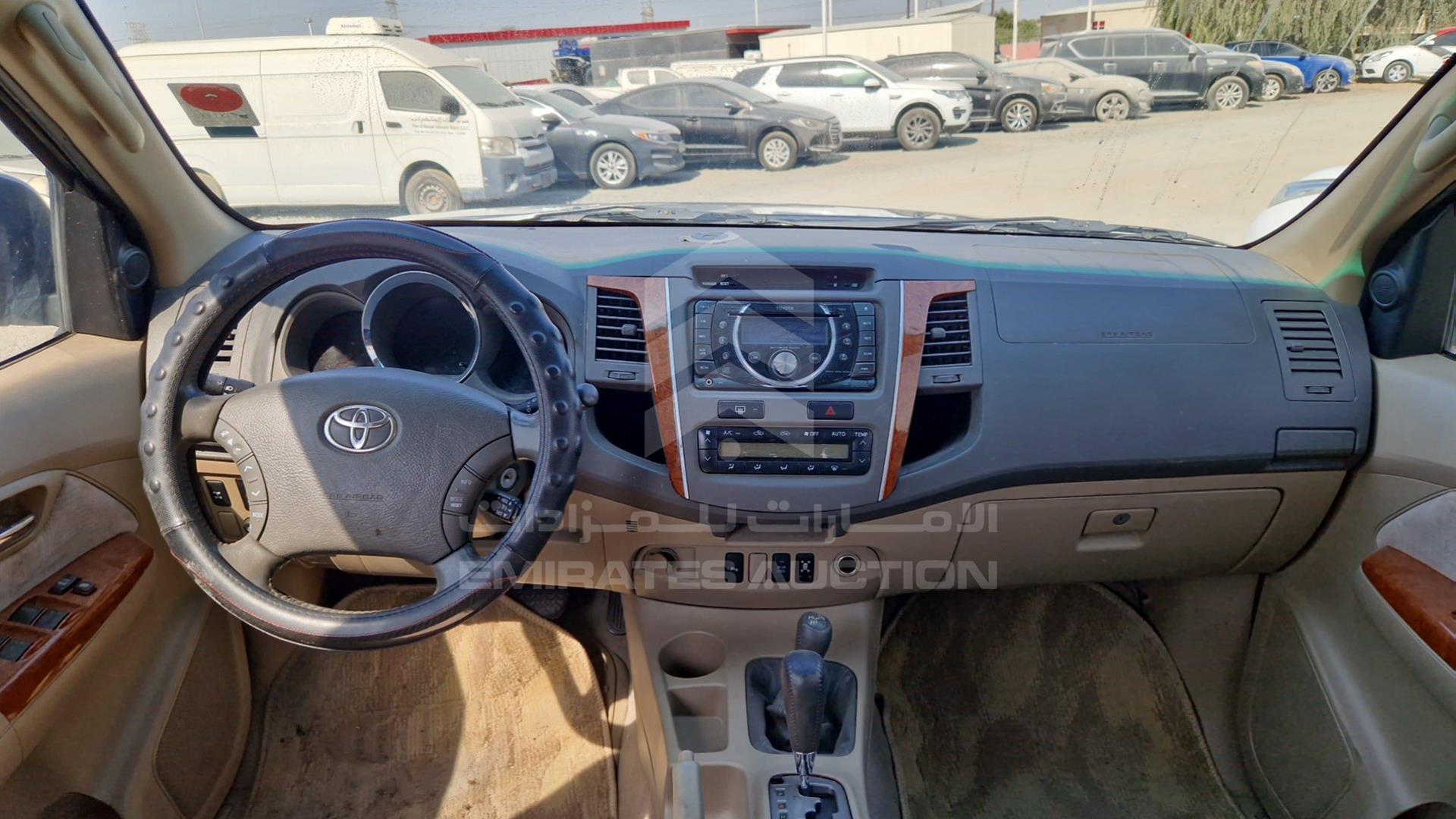 2011 TOYOTA FORTUNER VIN: MHFYU59G2B7015165