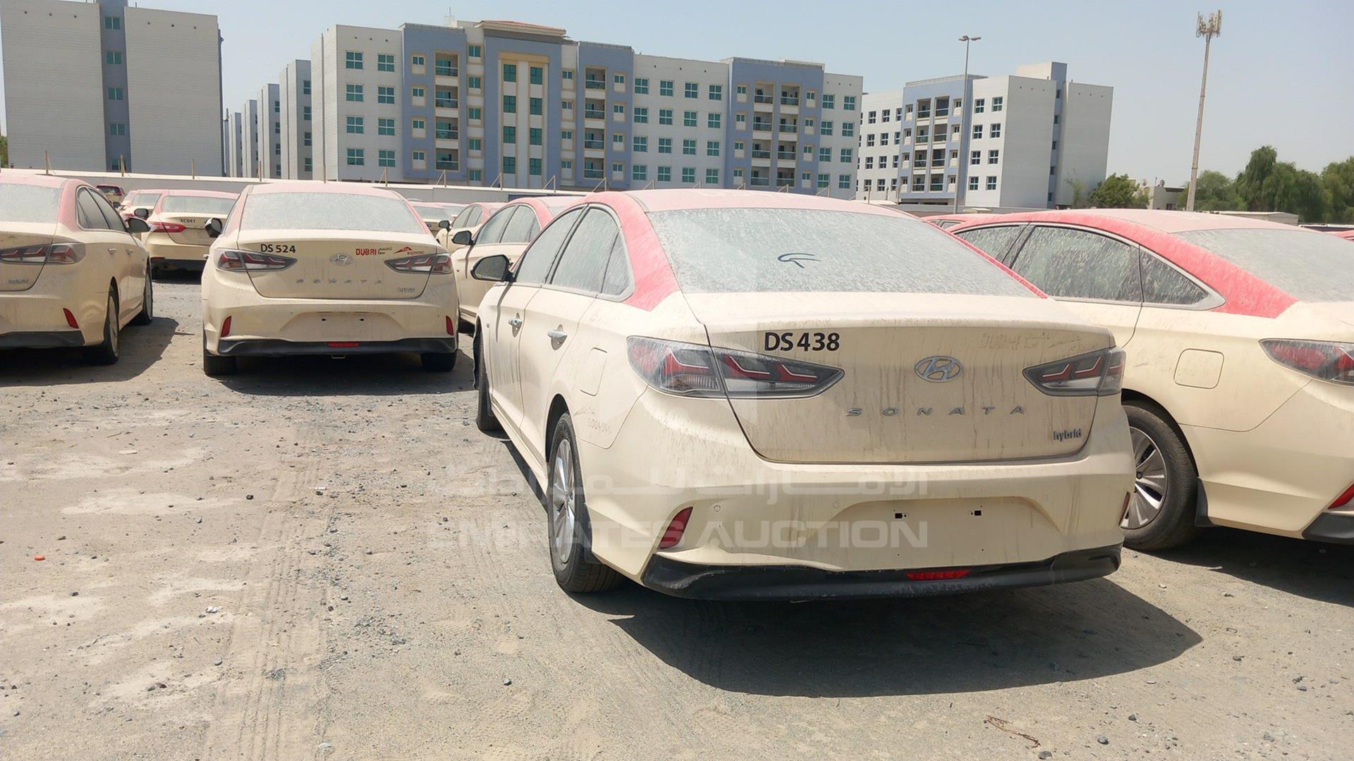 2018 HYUNDAI SONATA VIN: KMHE24130JA082089