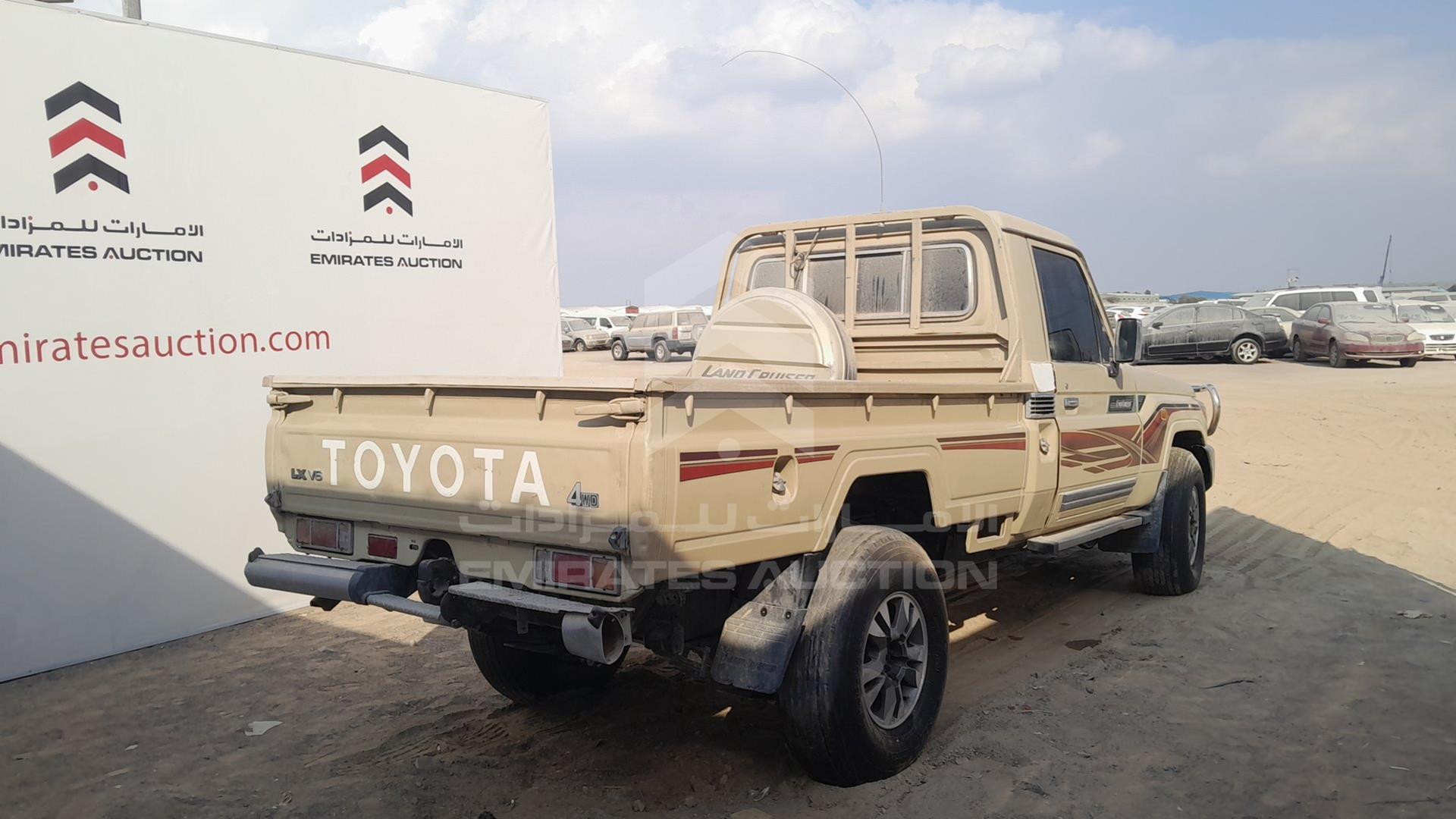 2017 TOYOTA LAND CRUISER VIN: JTFLU73J2H7060032