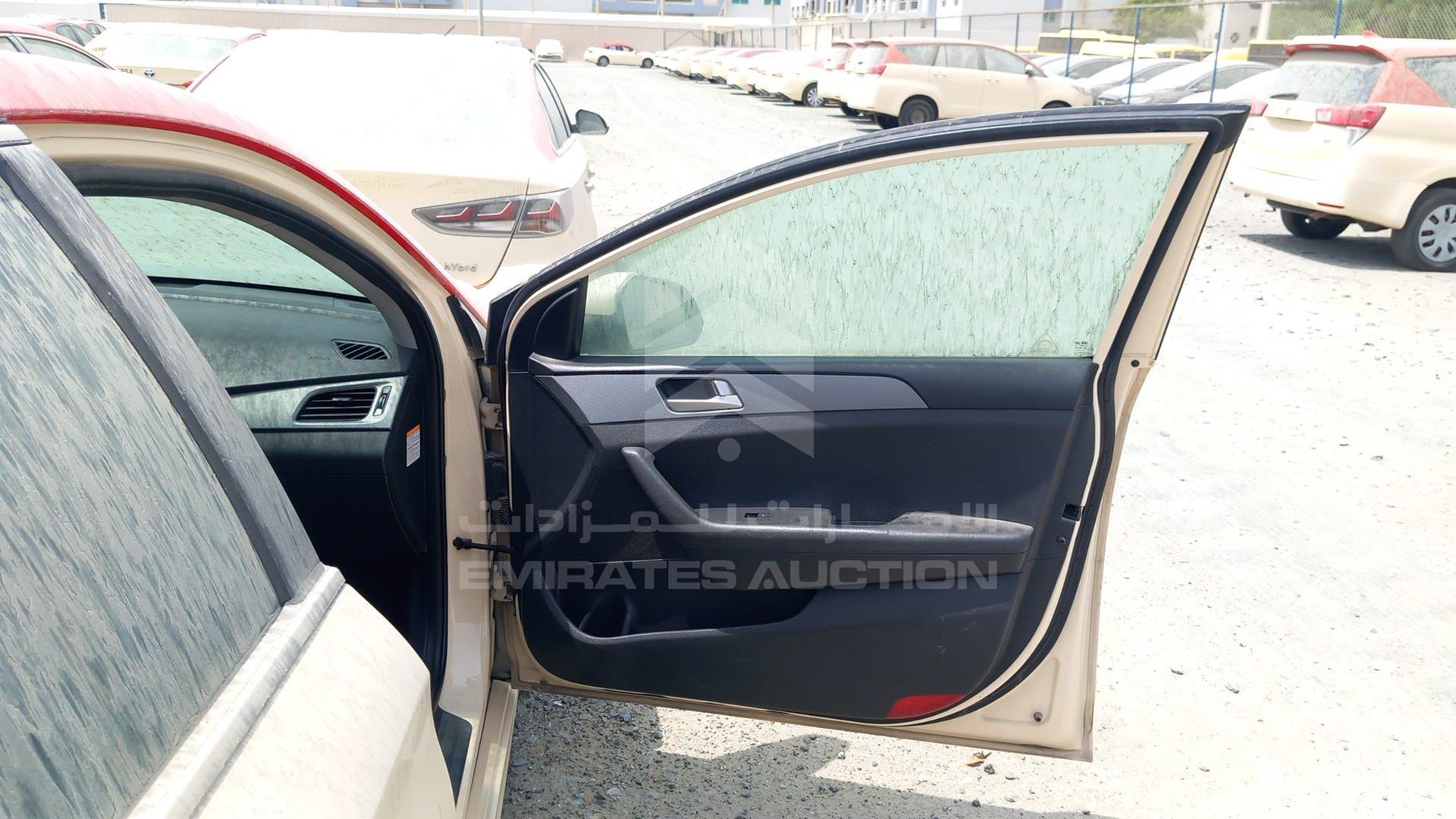 2019 HYUNDAI SONATA VIN: KMHE24137KA093026