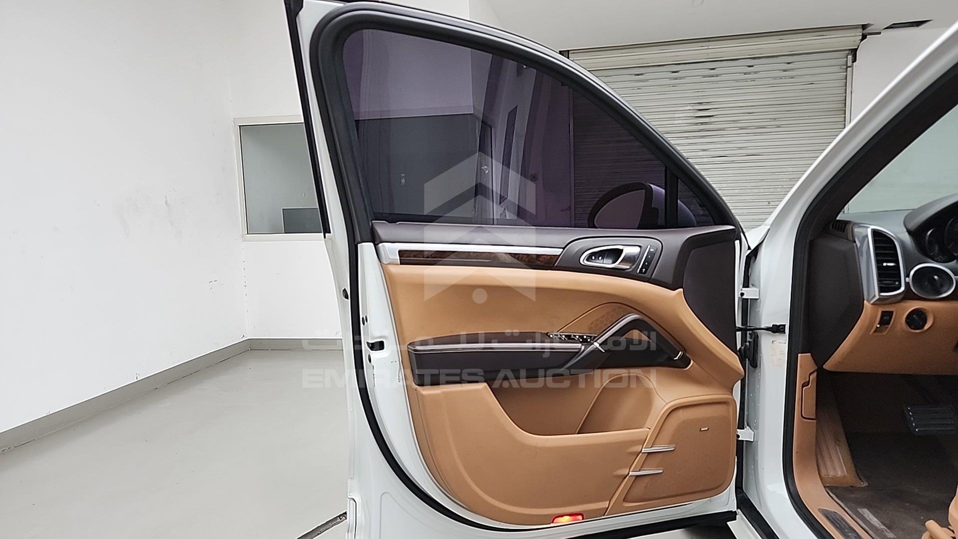 2013 PORSCHE CAYENNE GTS VIN: WP1ZZZ92ZDLA45314