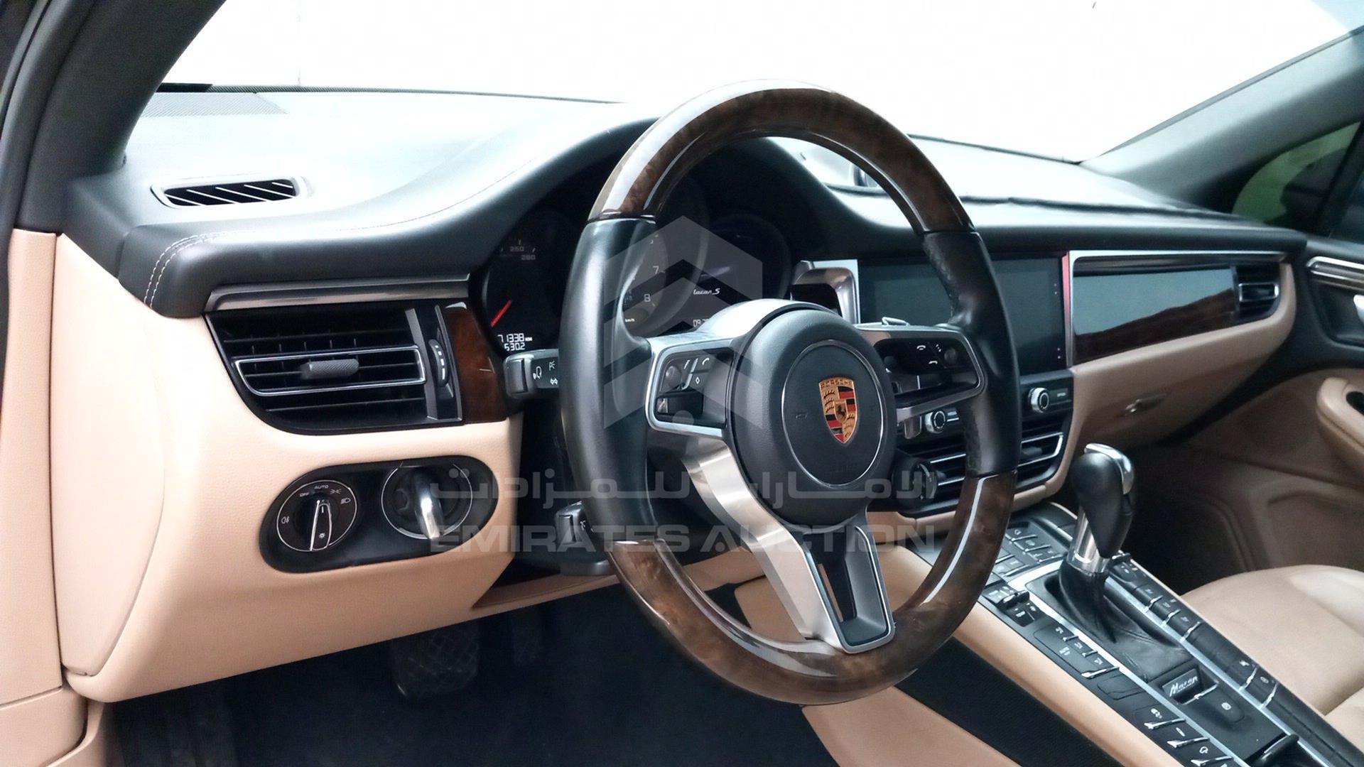 2020 PORSCHE MACAN S VIN: WP1AB2A56LLB33710