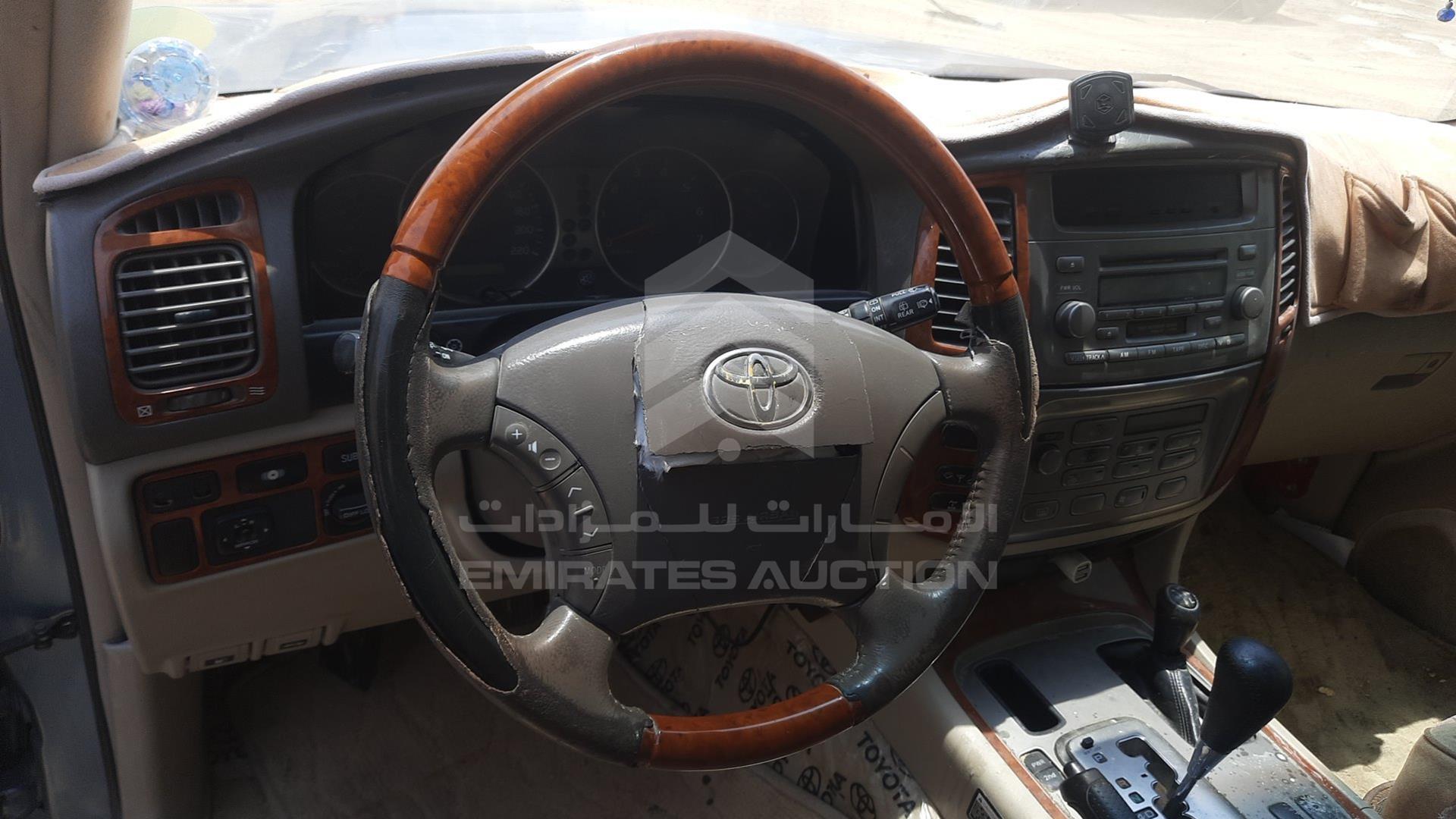 2005 TOYOTA LAND CRUISER VIN: JTEHT05J852069778