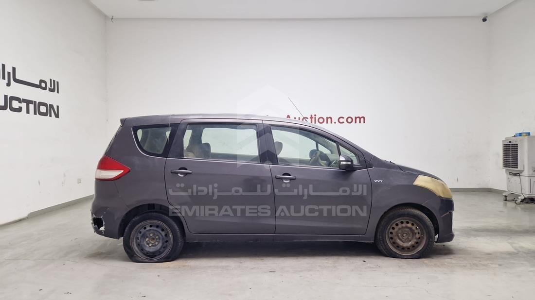 2015 Suzuki Ertiga — Front Right Angle — Photo 11