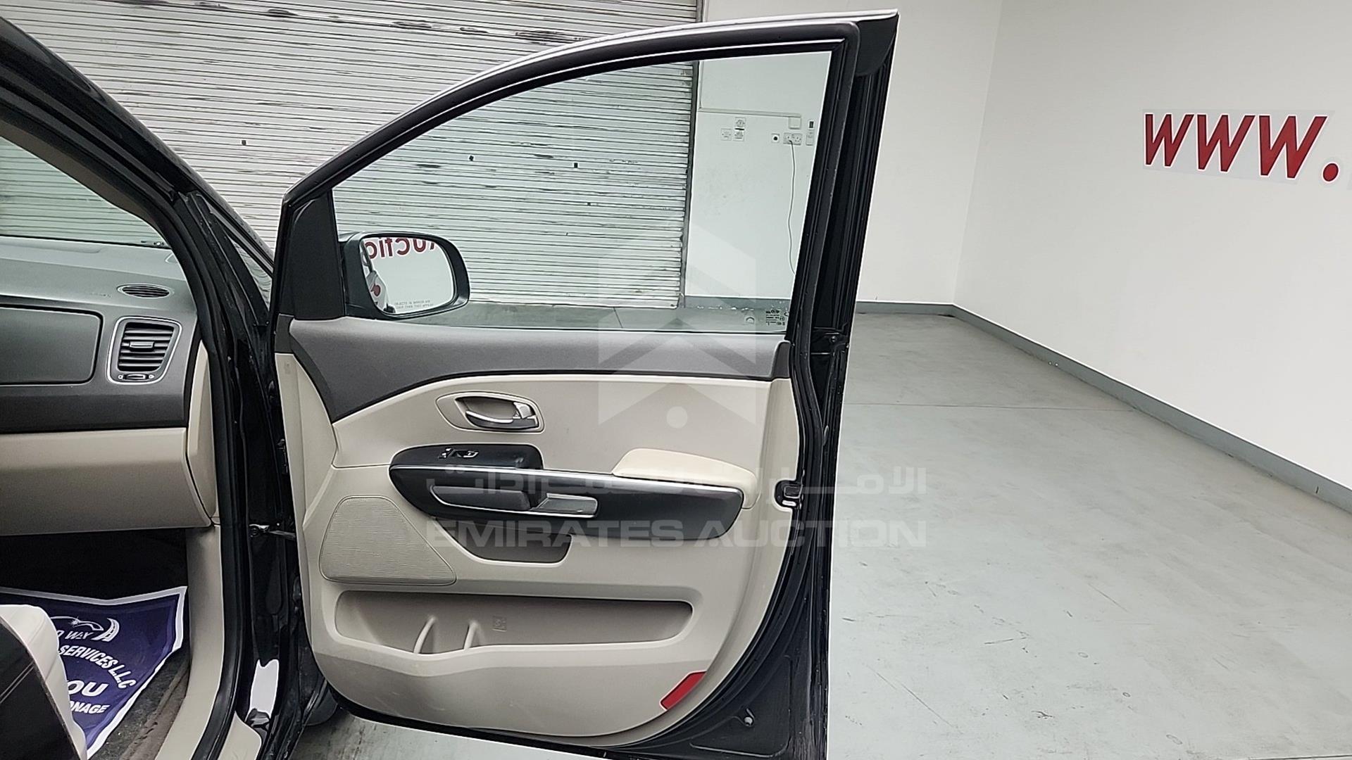 2016 KIA SEDONA VIN: KNDMA5C18G6118093