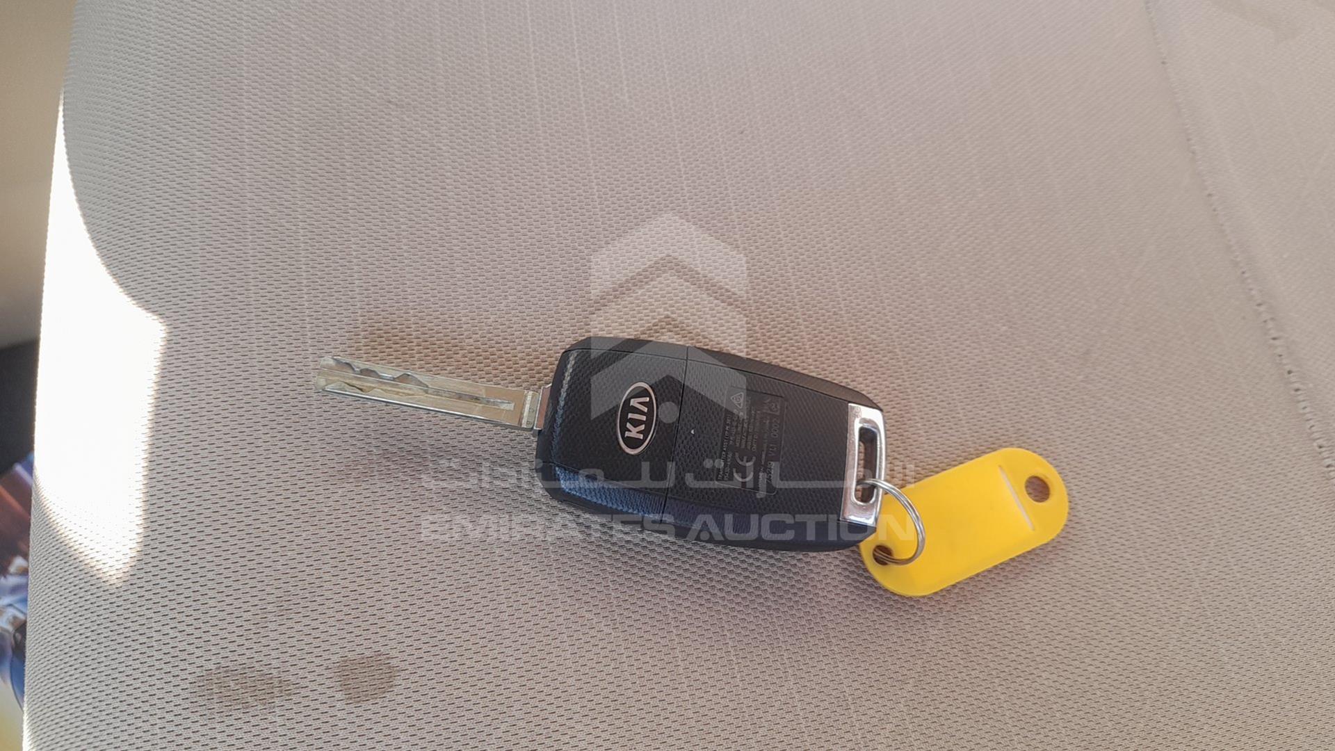 2020 KIA CARNIVAL VIN: KNAMB8126L6645485
