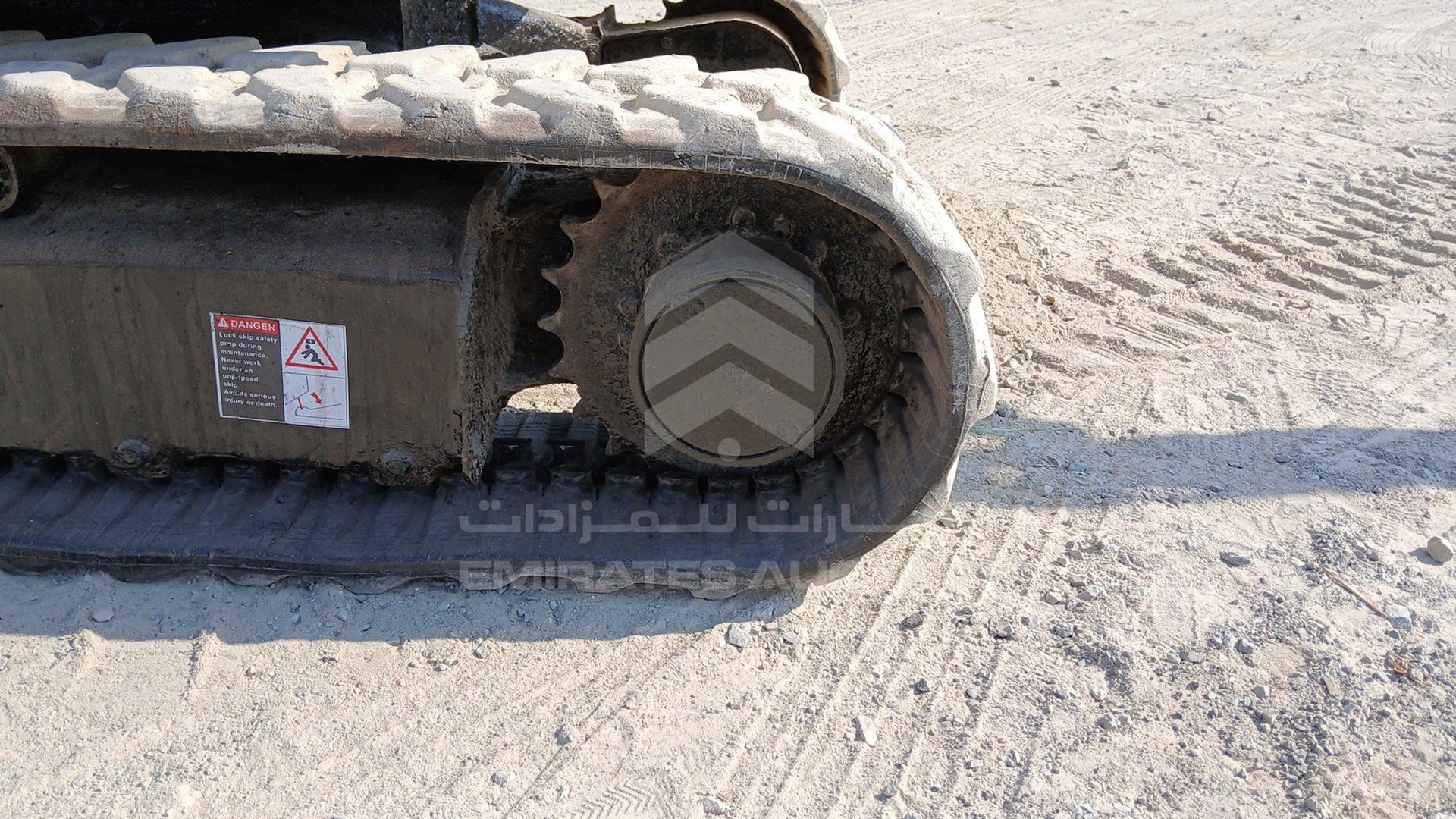 2004 KOMATSU --- VIN: KMTPC120J00512107