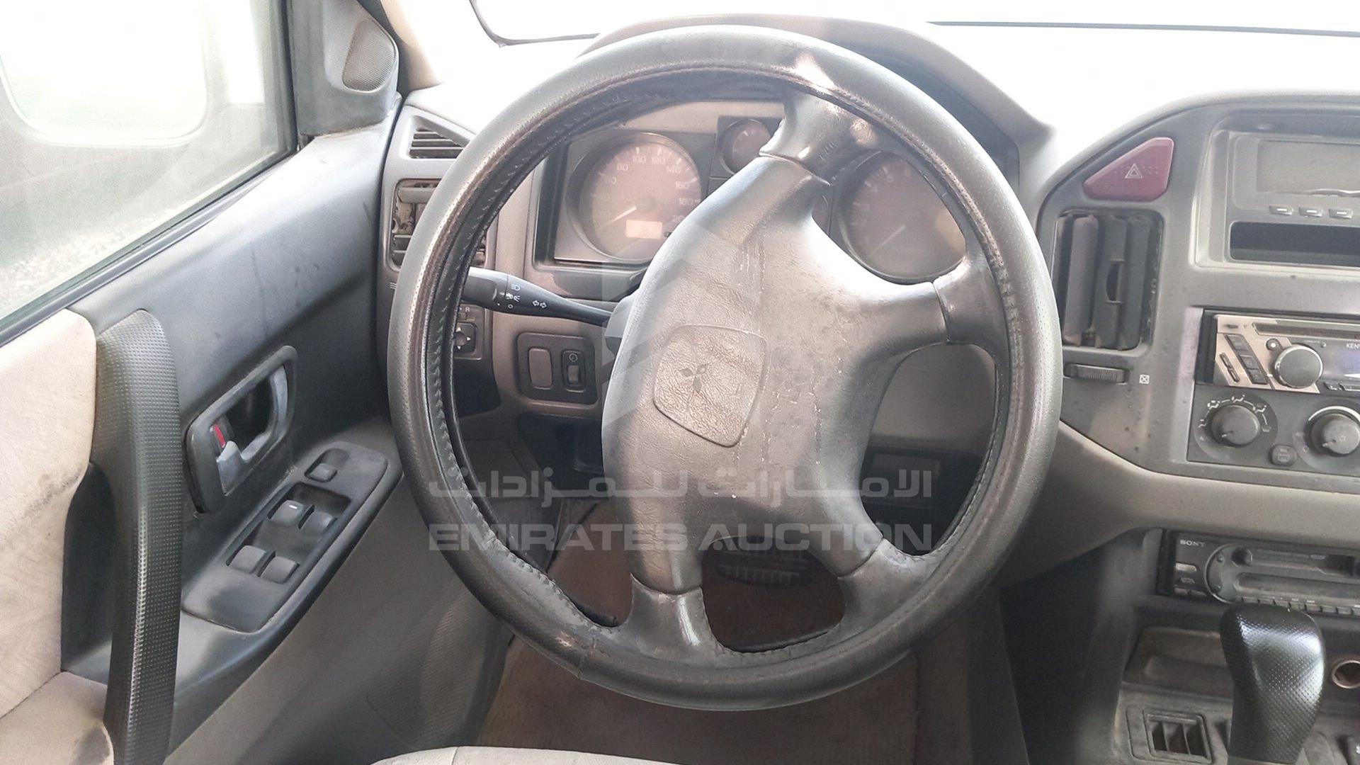 2001 MITSUBISHI PAJERO VIN: JMYLRV73W1J702736