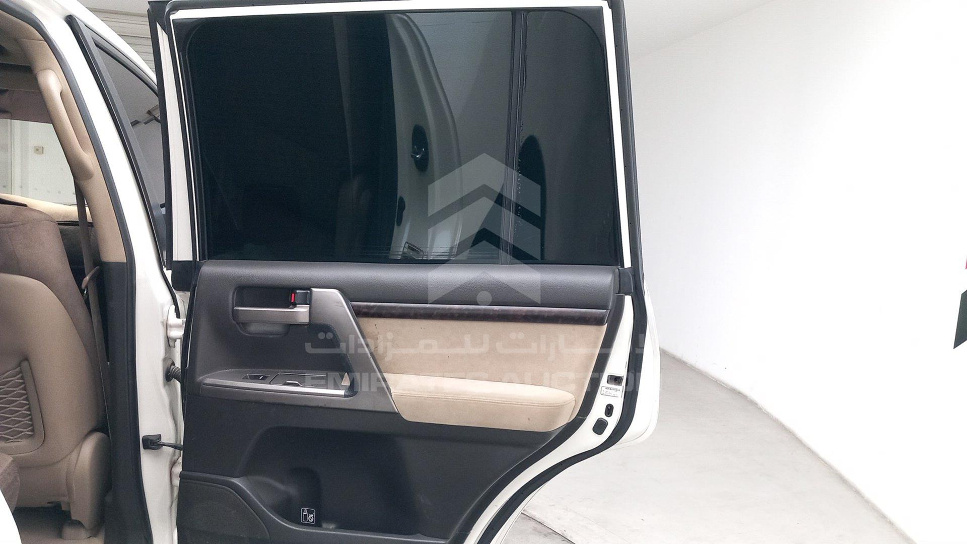 2010 TOYOTA LAND CRUISER VIN: JTMHT05JXA4032928
