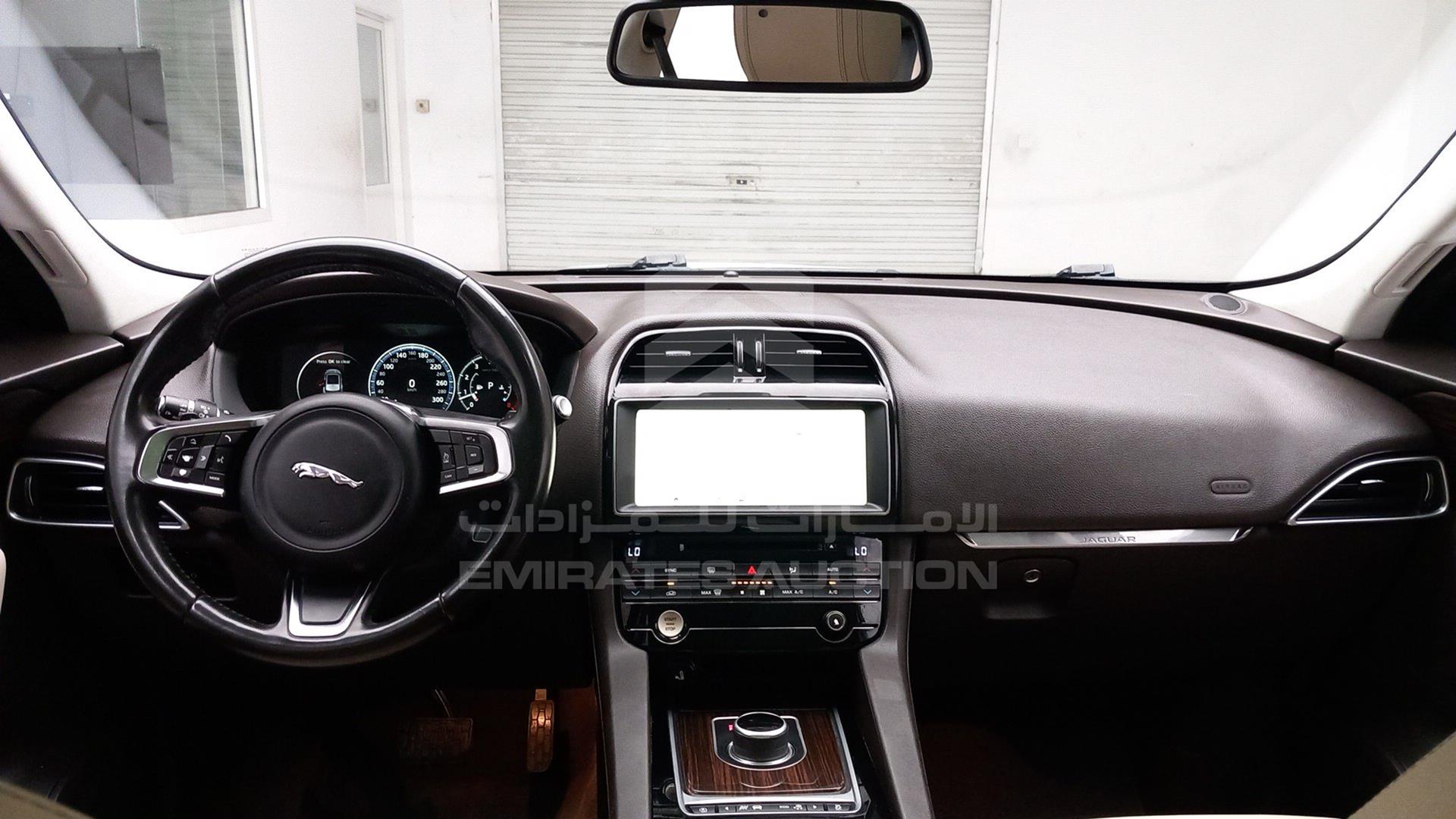 2018 JAGUAR F-PACE VIN: SADCA2BX6JA277882