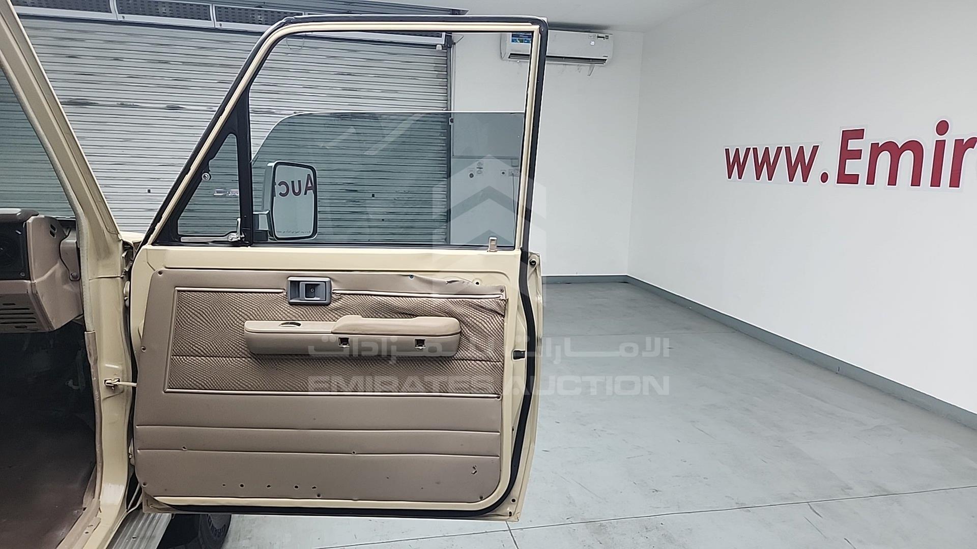 2009 TOYOTA LAND CRUISER VIN: JTFLJ73J196052911