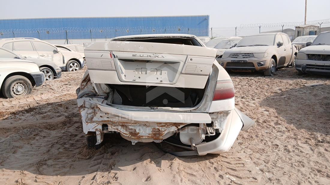 نيسان صني 2000 — الزاوية الخلفية — صورة 8