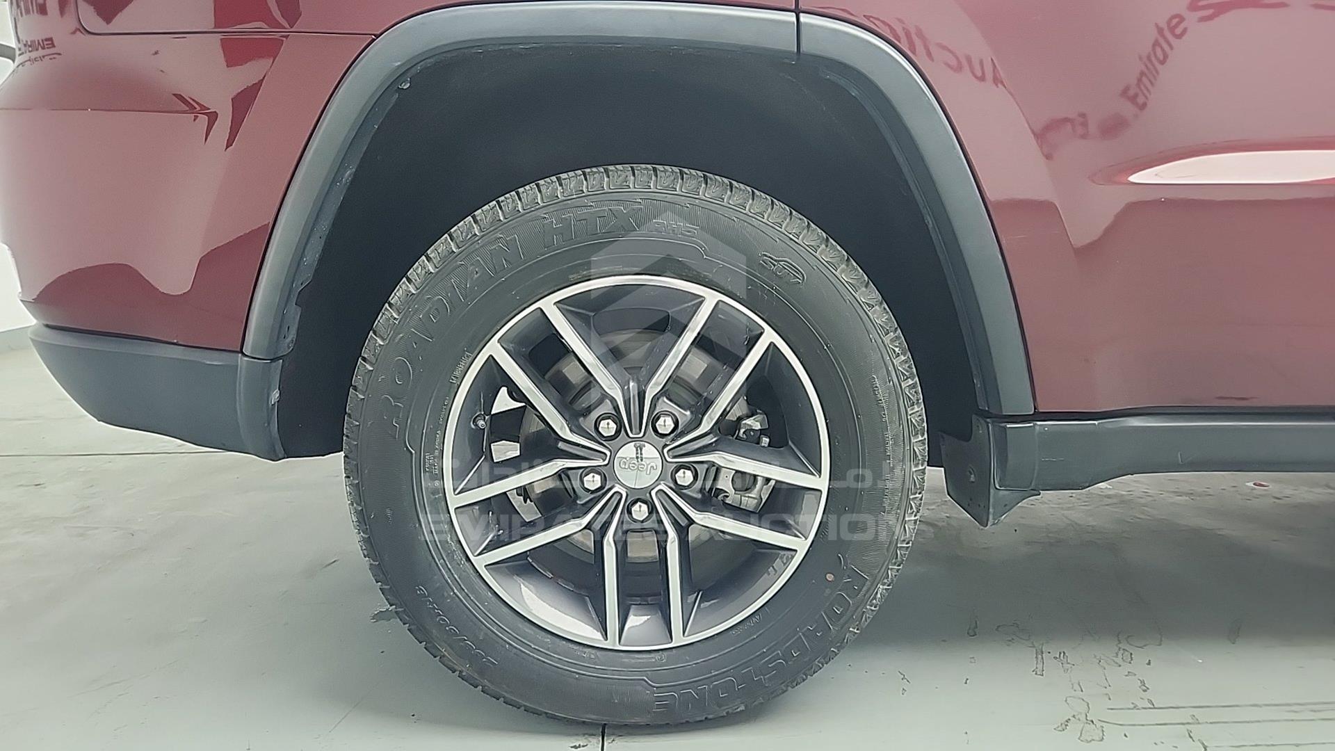 2018 JEEP GRAND CHEROKEE VIN: 1C4RJFBG3JC238071