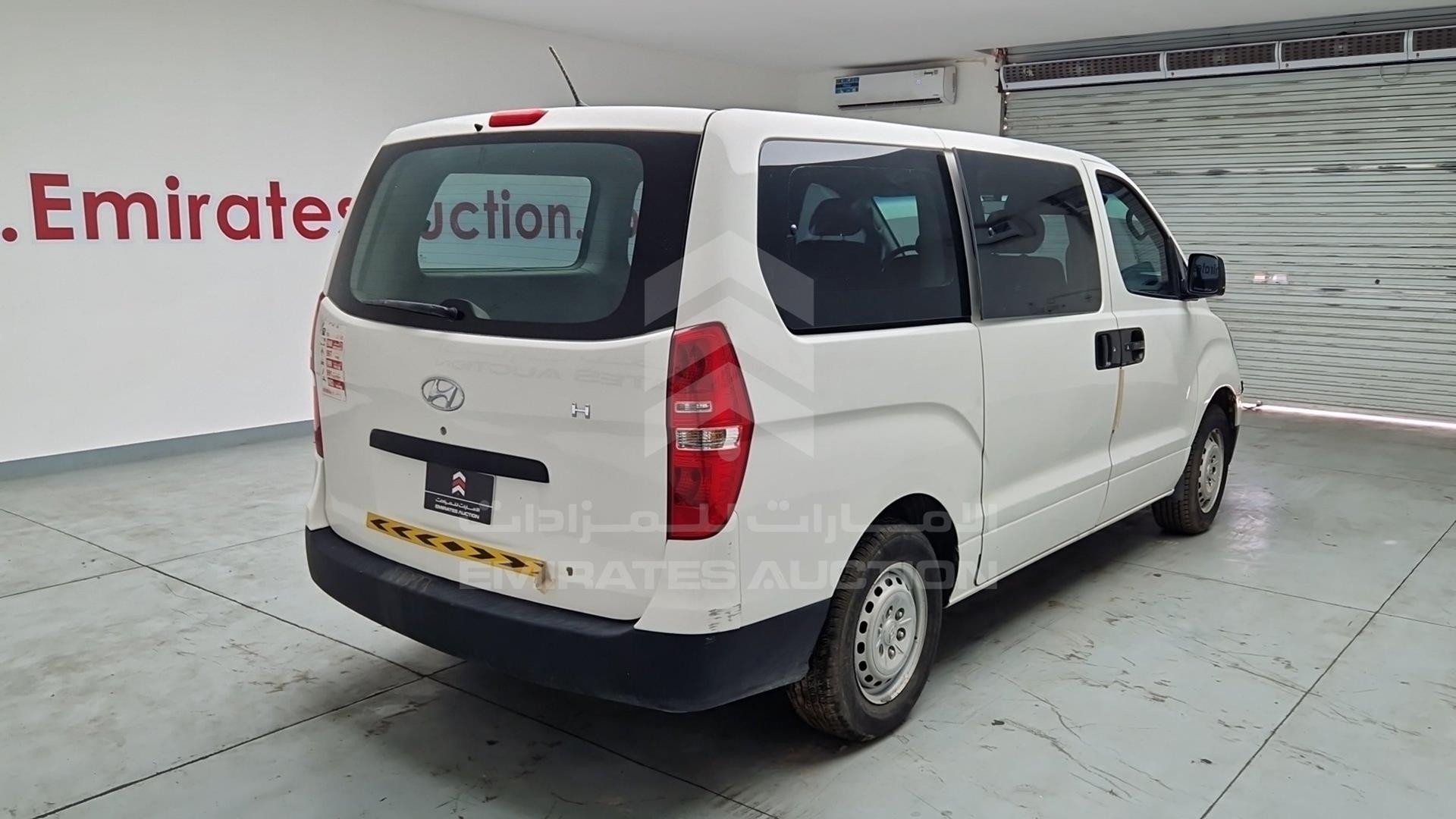 2016 HYUNDAI H1 VIN: KMJWA37RXGU775139