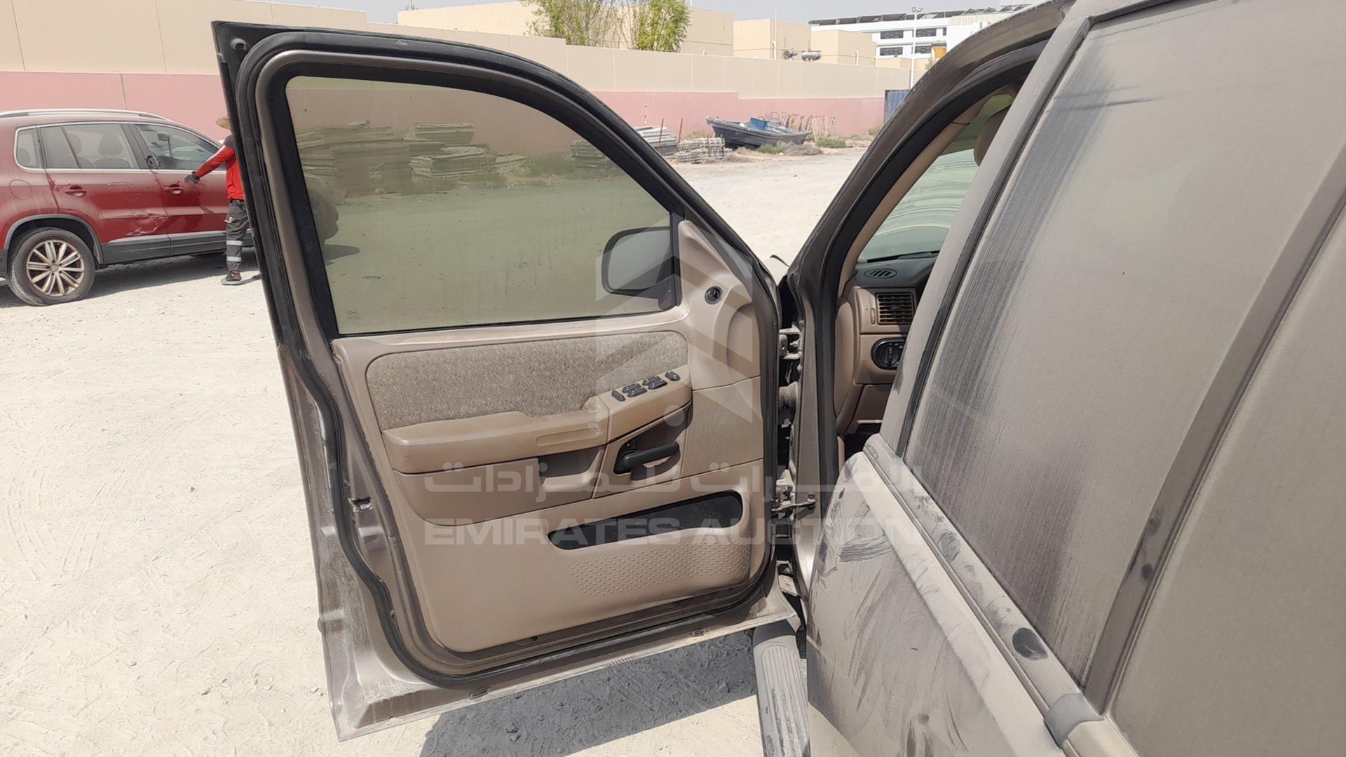 2005 FORD EXPLORER VIN: 1FMZU72E15ZA74409