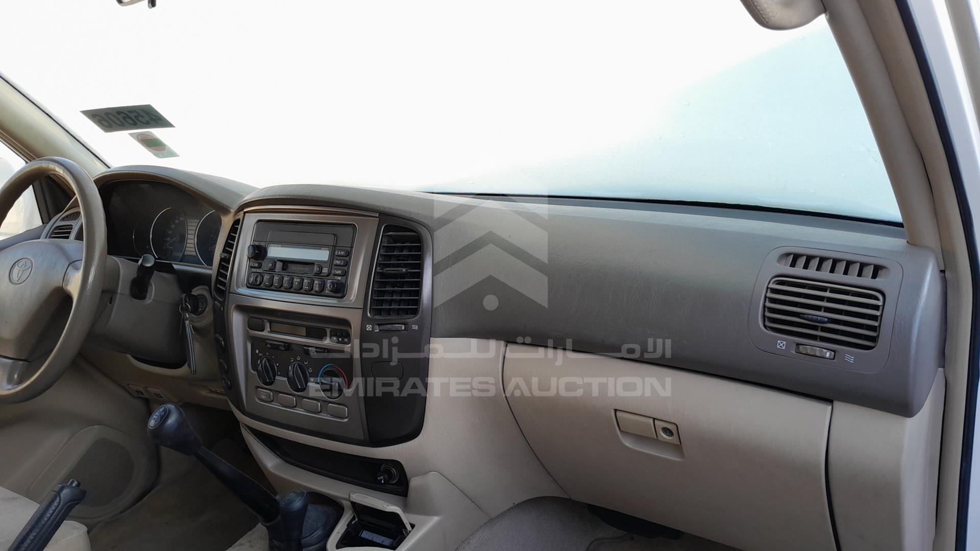 2007 TOYOTA LAND CRUISER VIN: JTGHJ09J377006875