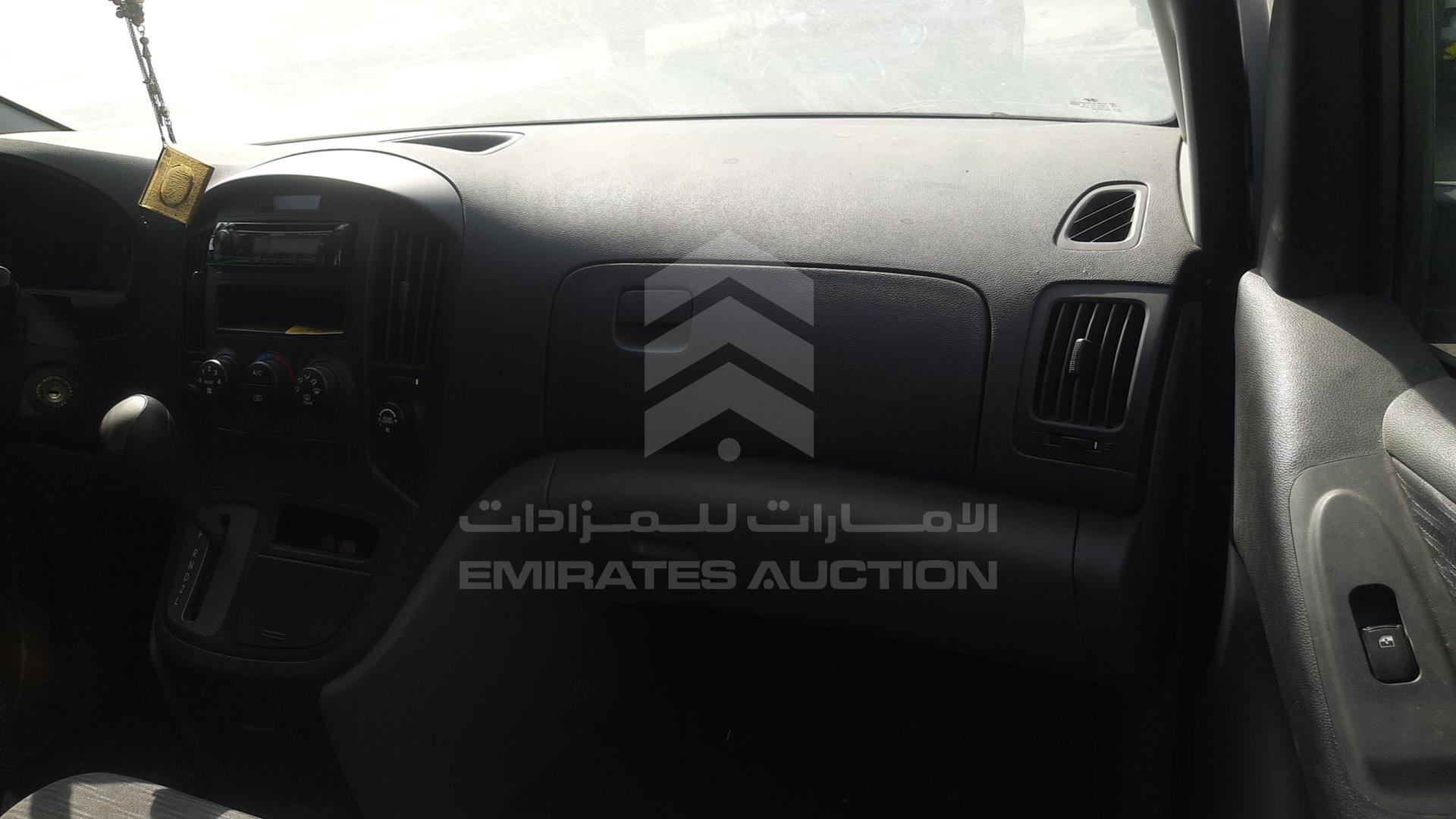 2016 HYUNDAI H1 VIN: KMJWA37R1GU734186