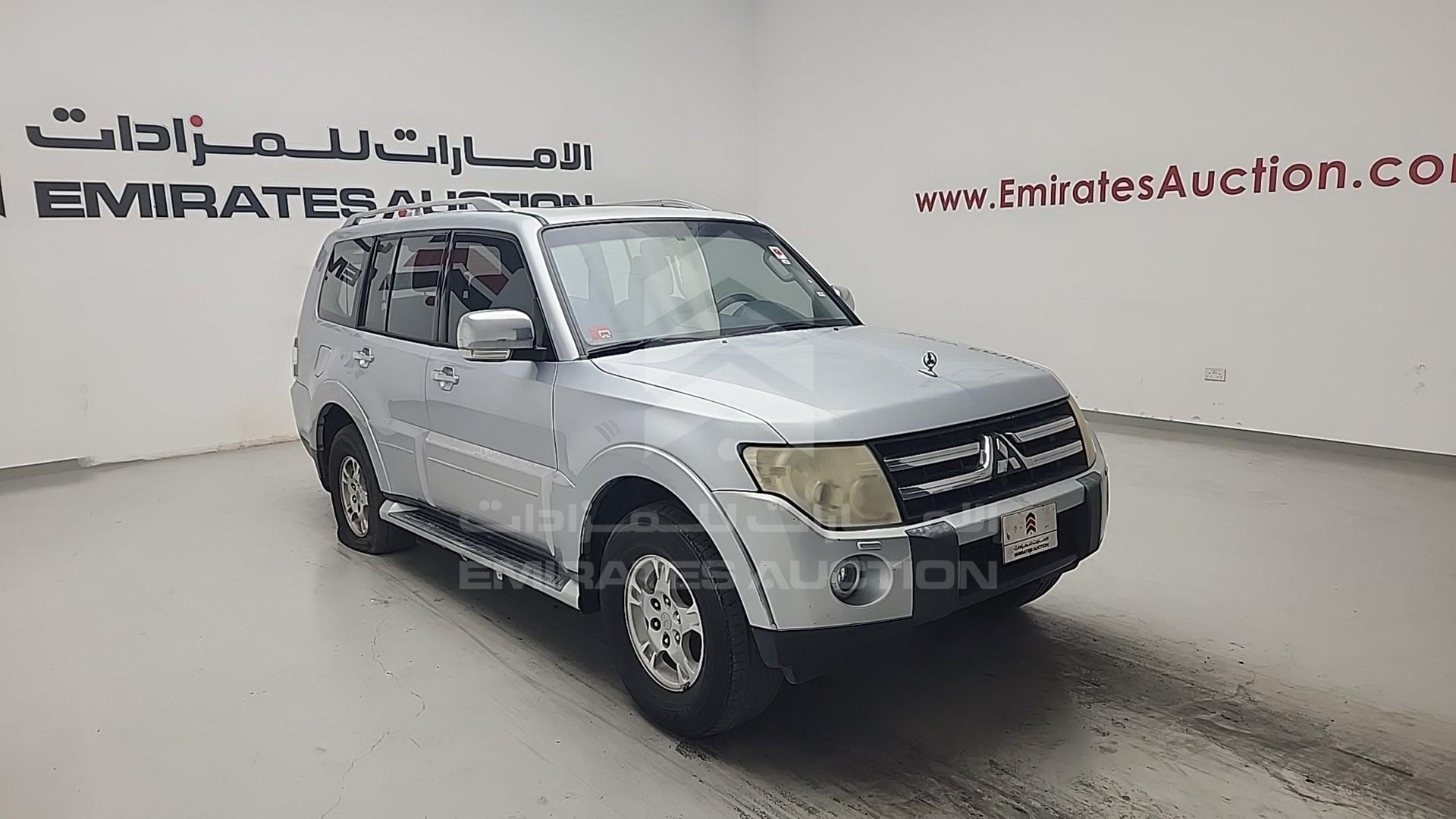 2008 MITSUBISHI PAJERO VIN: JMYLRV93W8J720356