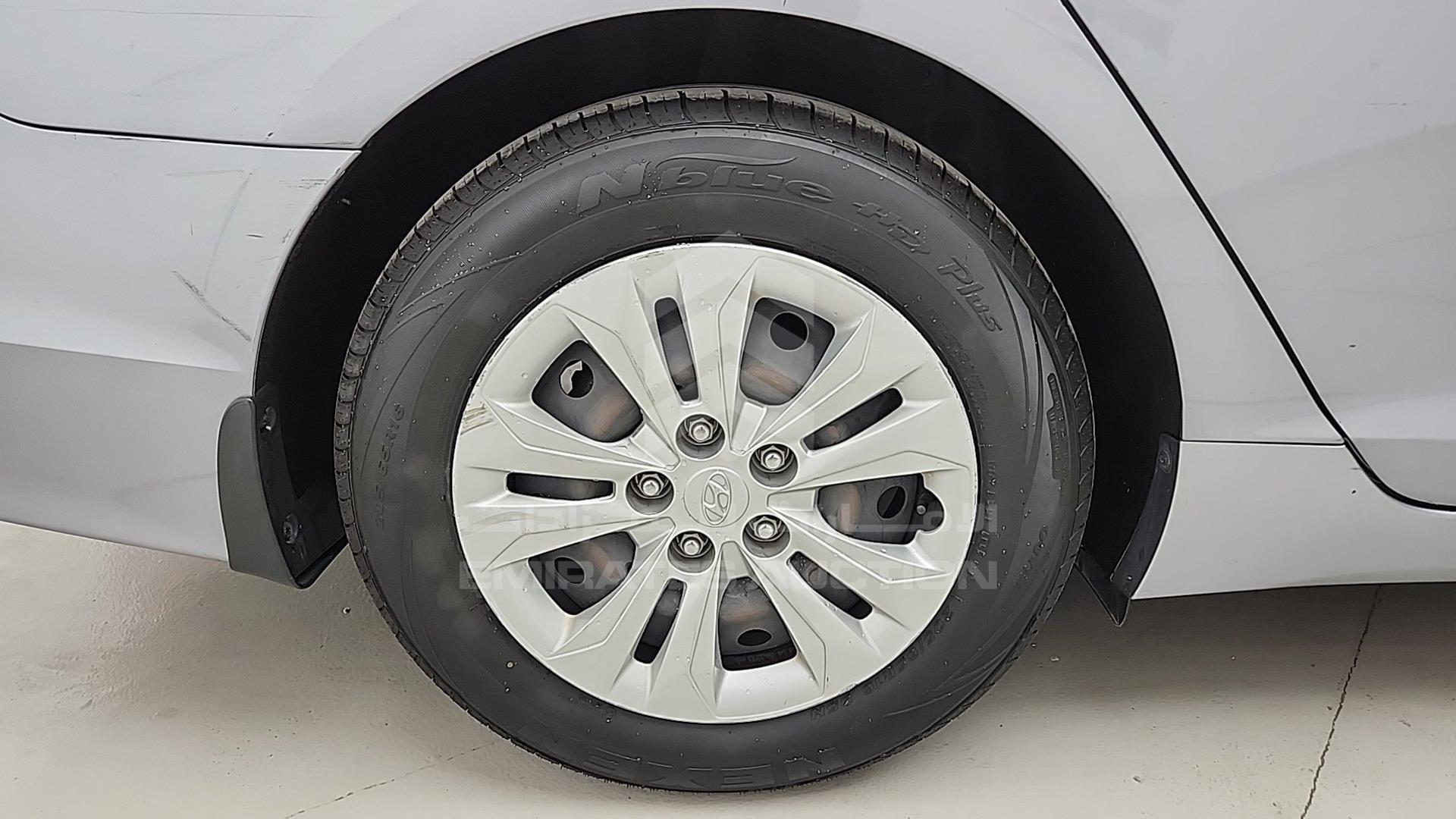 2015 HYUNDAI SONATA VIN: KMHE241G3FA055916