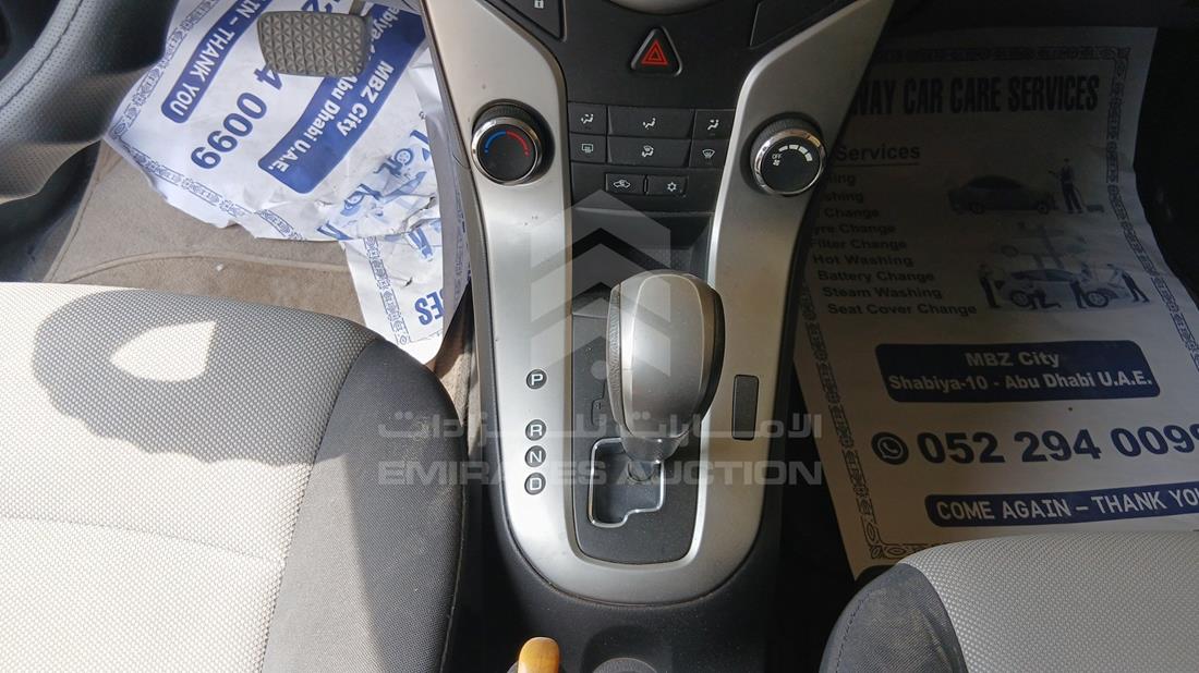 2012 Chevrolet Cruze — Gear View — Photo 17