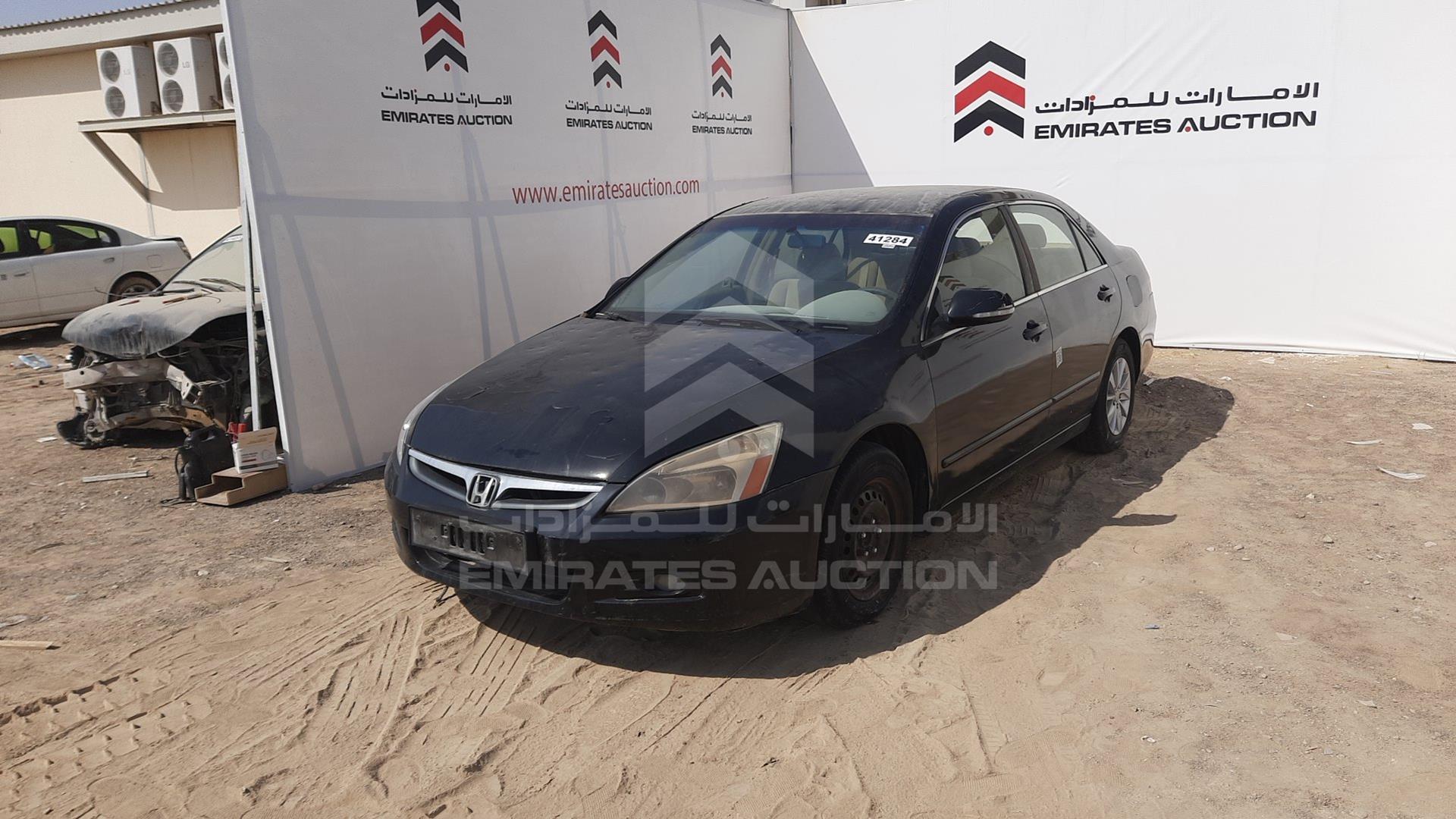 2006 HONDA ACCORD VIN: JHMCM56556C420702