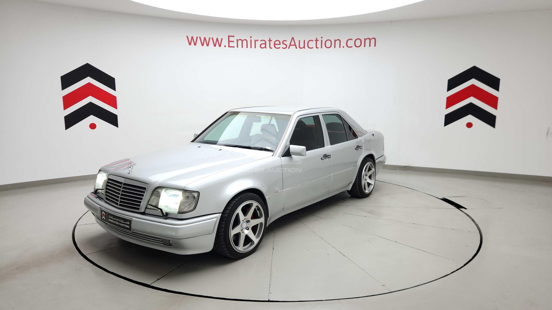 1994 MERCEDES E 500 VIN: WDB1240361C085642